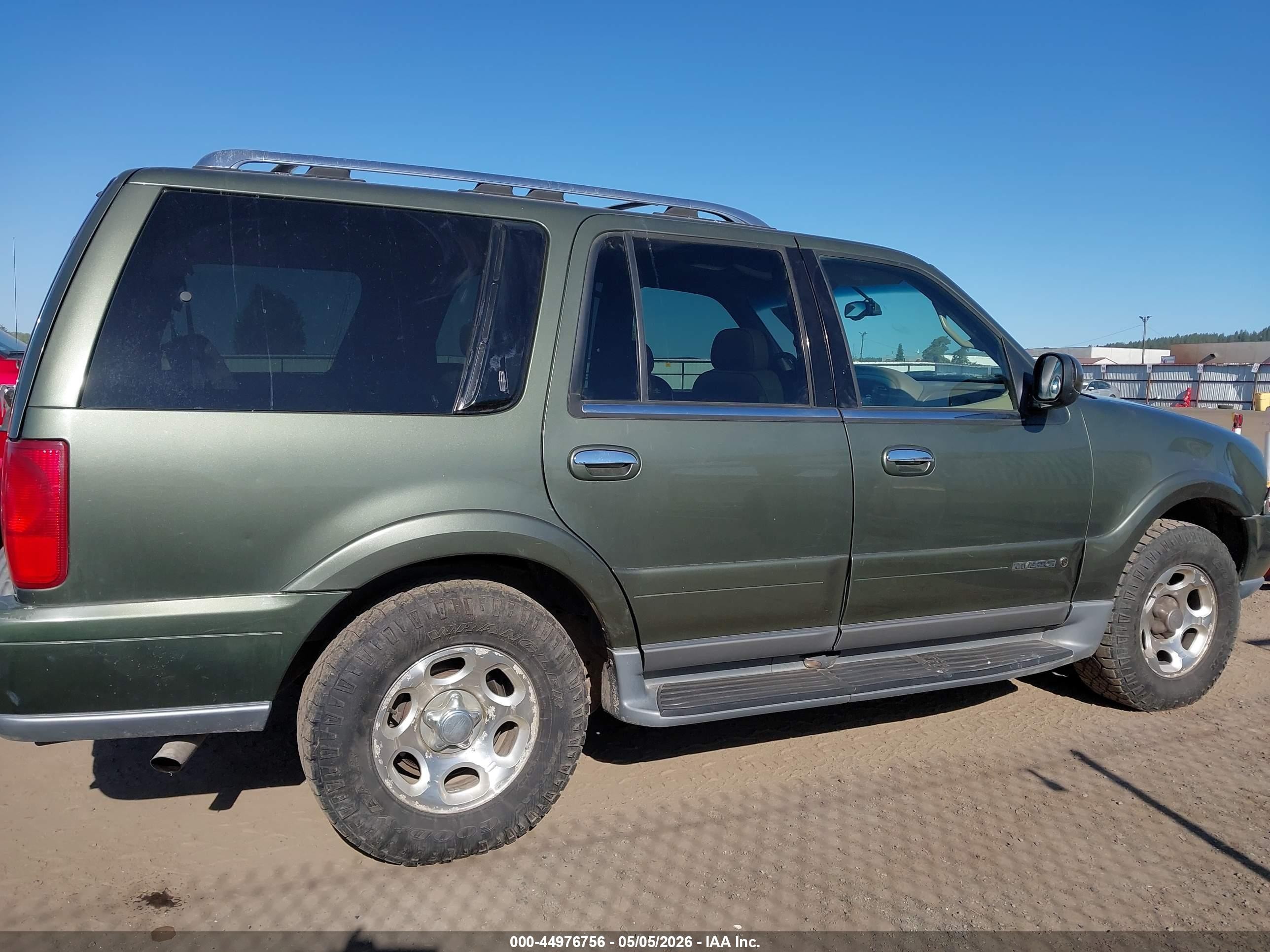 2001 Lincoln Navigator   Green vin: 5LMFU28A71LJ04341