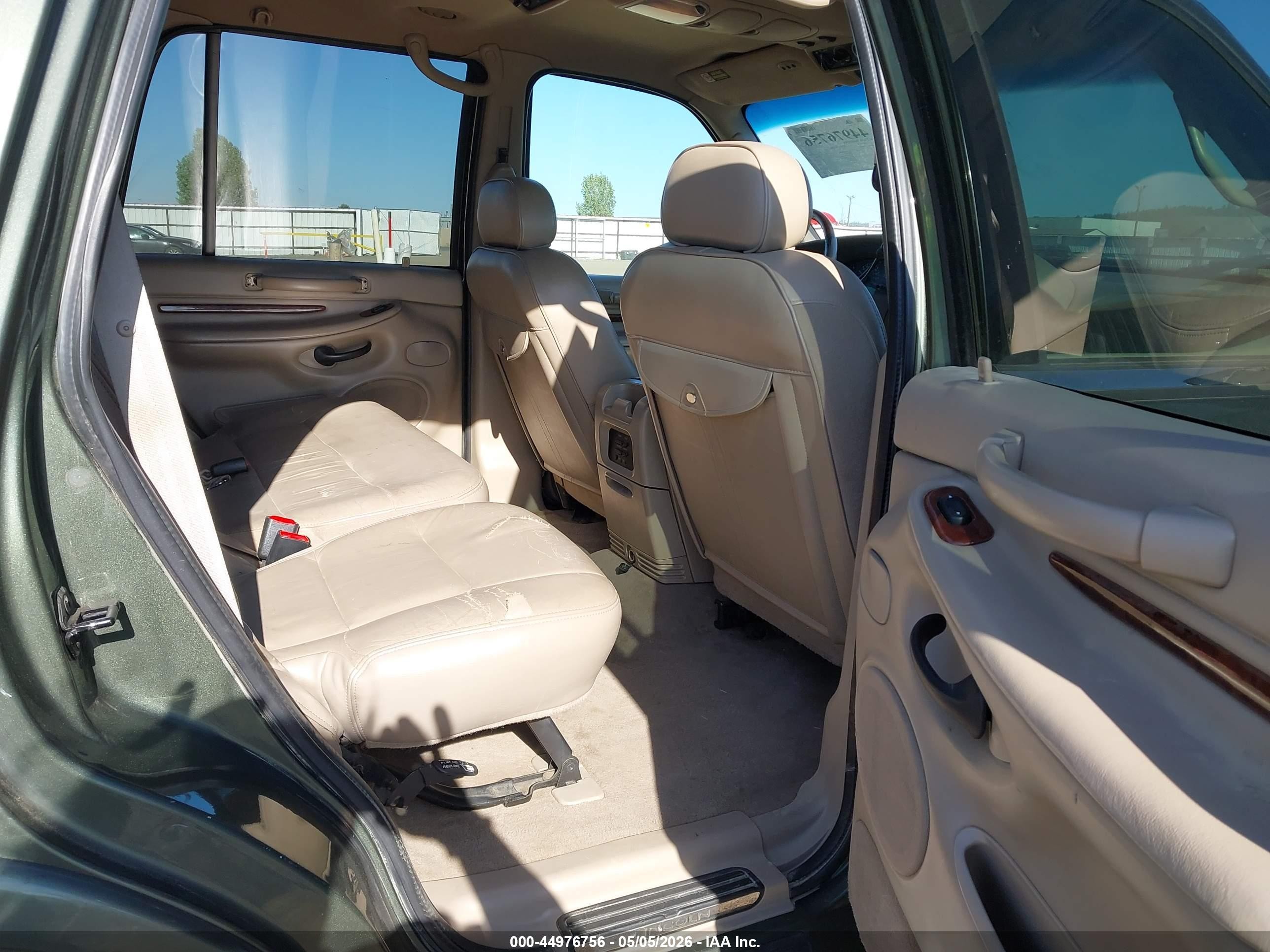 2001 Lincoln Navigator   Green vin: 5LMFU28A71LJ04341