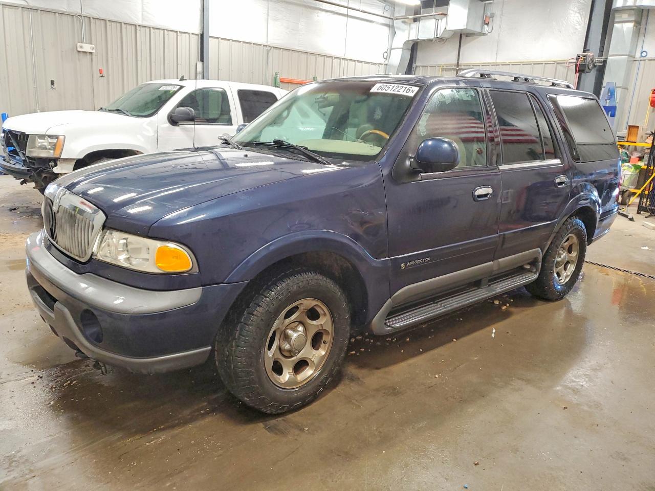 1998 Lincoln Navigator Blue vin: 5LMFU28L1WLJ03811