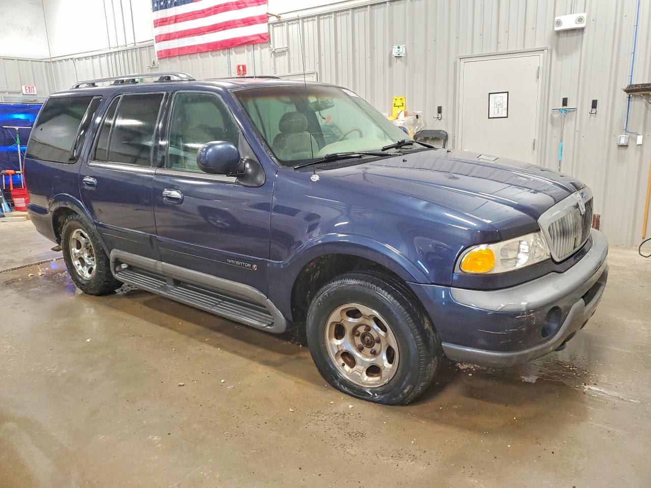 1998 Lincoln Navigator Blue vin: 5LMFU28L1WLJ03811