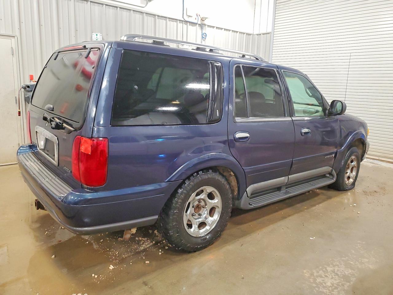 1998 Lincoln Navigator Blue vin: 5LMFU28L1WLJ03811