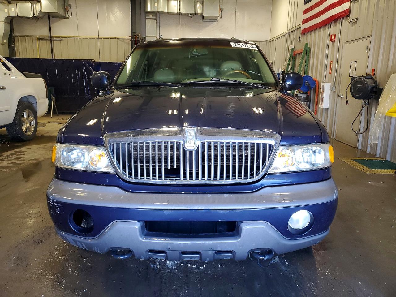 1998 Lincoln Navigator Blue vin: 5LMFU28L1WLJ03811