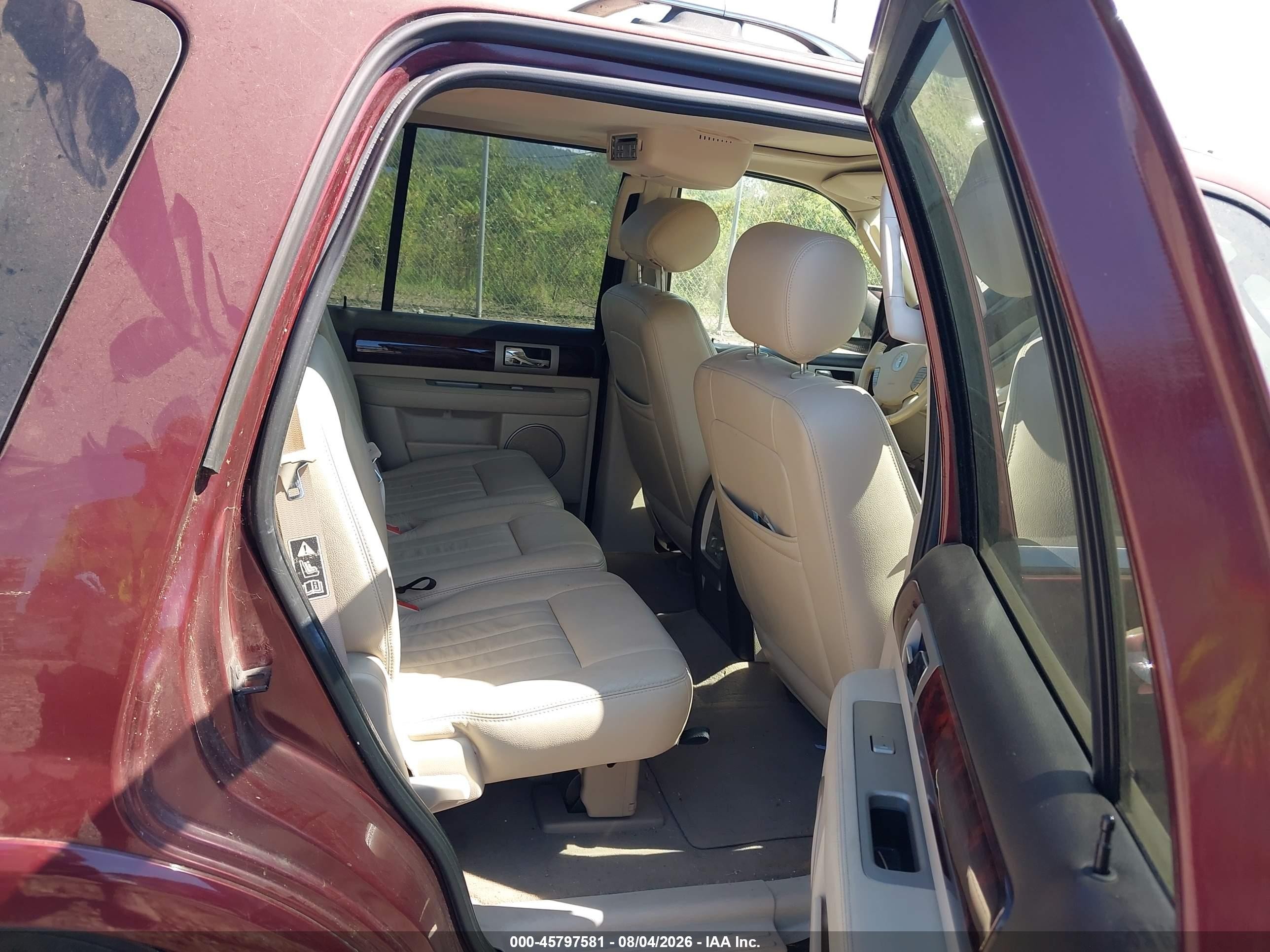 2003 Lincoln Navigator   Красный vin: 5LMFU28R03LJ43541