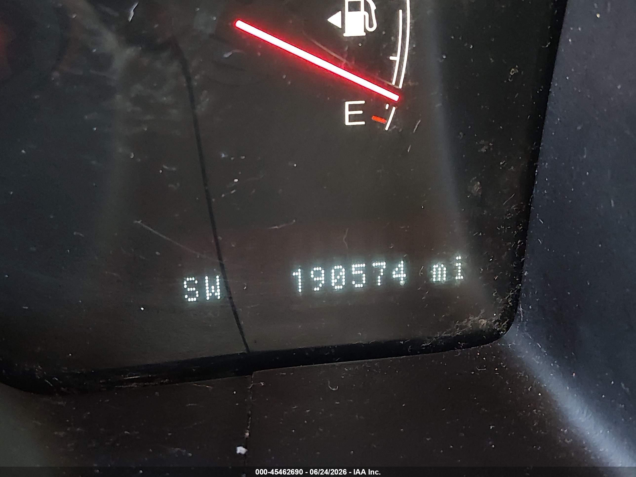 2004 Lincoln Navigator   Gold vin: 5LMFU28R04LJ43525