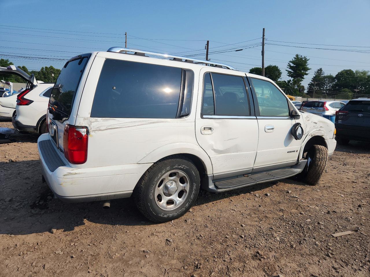 2001 Lincoln Navigator White vin: 5LMFU28R11LJ15714