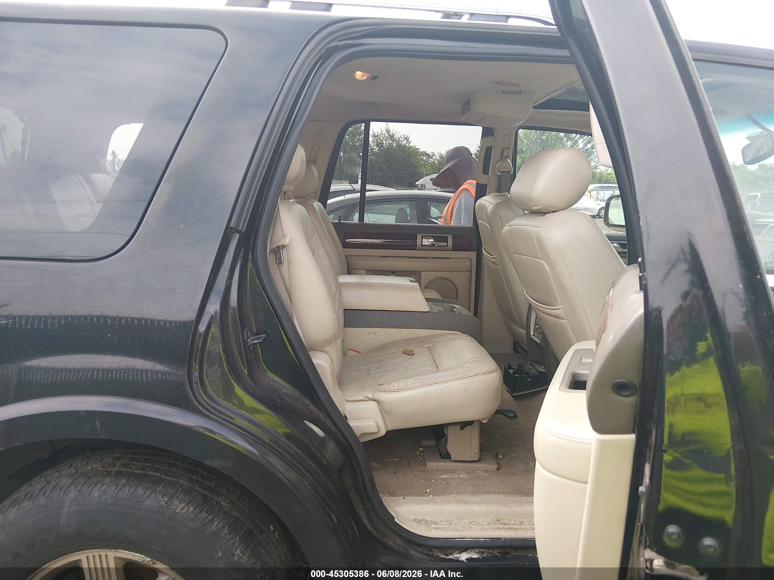 2004 Lincoln Navigator   Черный vin: 5LMFU28R14LJ10324