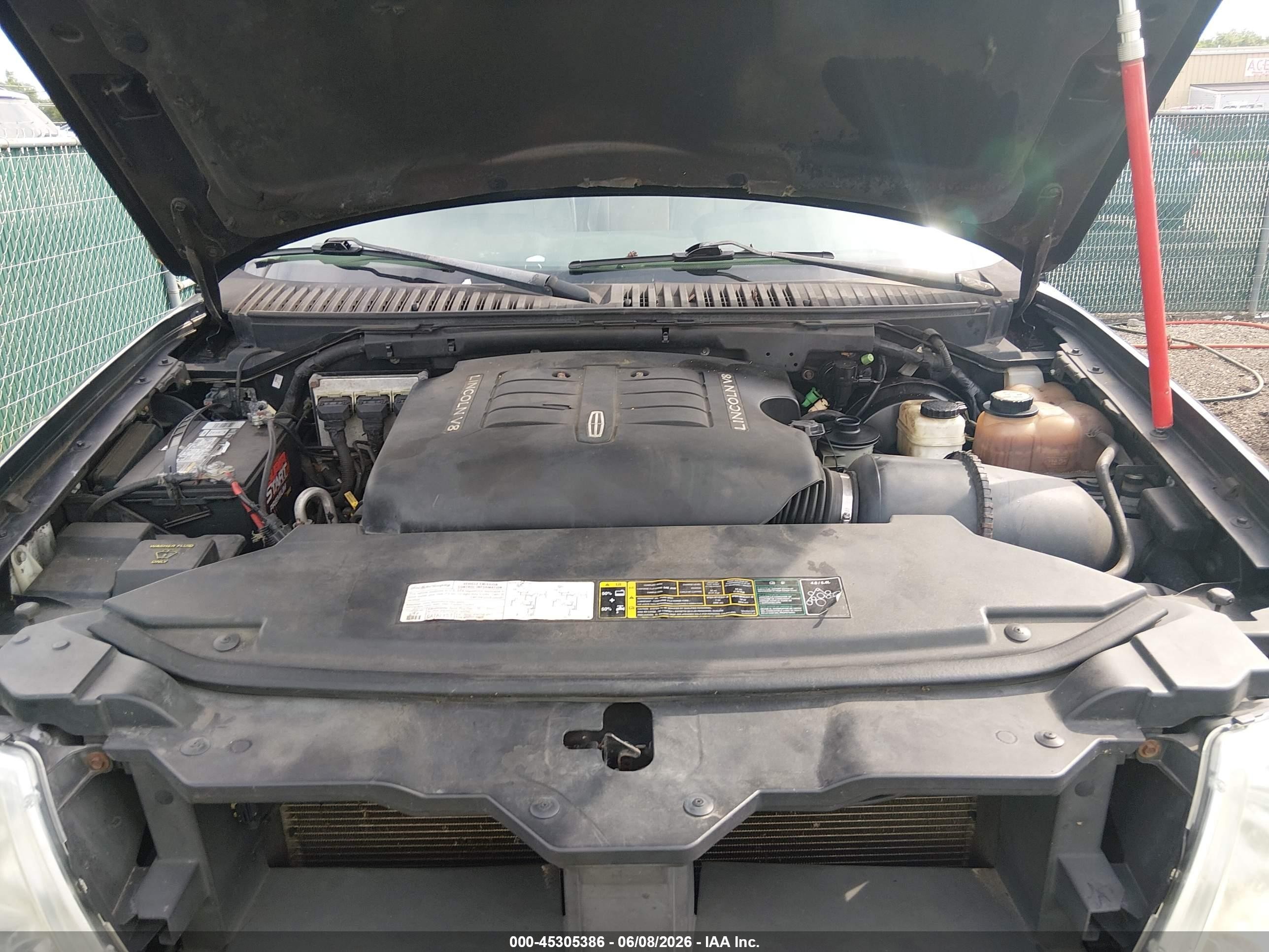 2004 Lincoln Navigator   Черный vin: 5LMFU28R14LJ10324