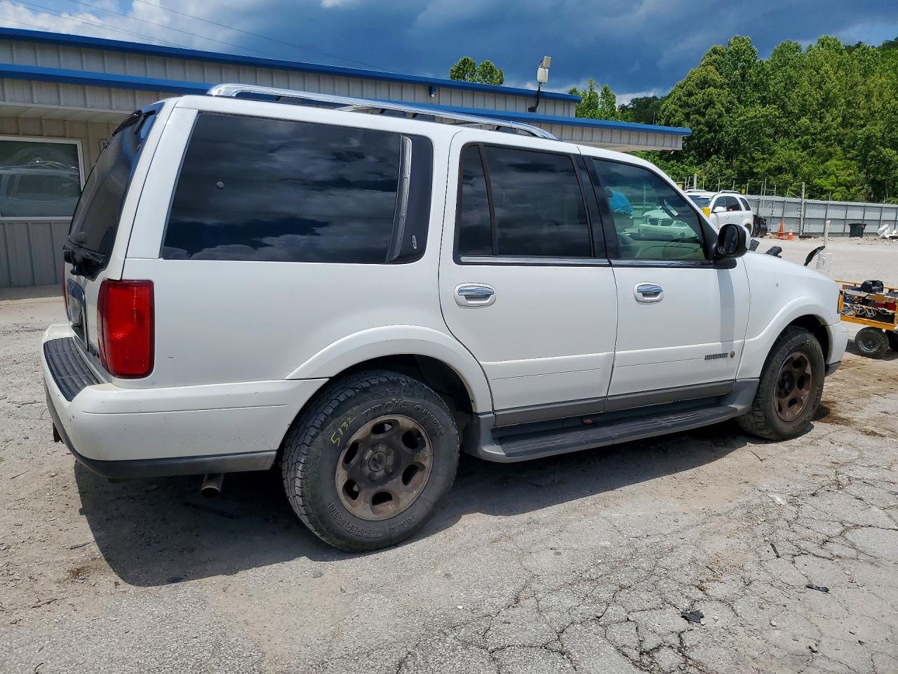 2001 Lincoln Navigator White vin: 5LMFU28R21LJ20243