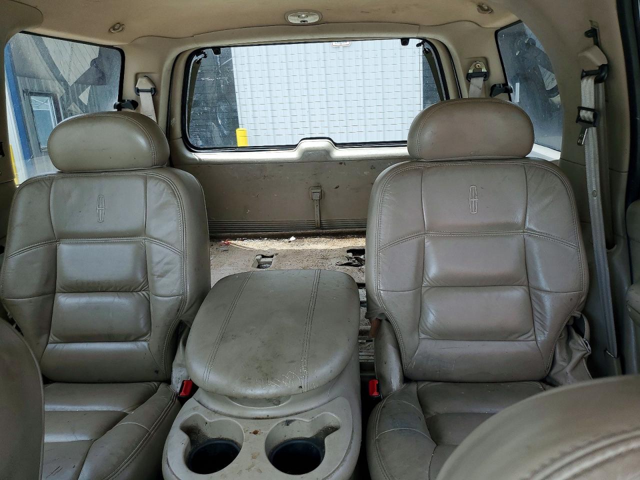 2001 Lincoln Navigator White vin: 5LMFU28R21LJ20243