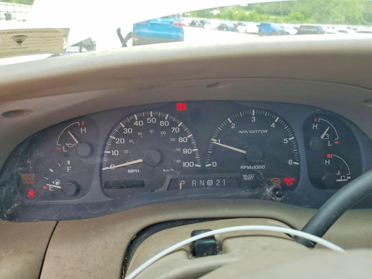 2001 Lincoln Navigator White vin: 5LMFU28R21LJ20243