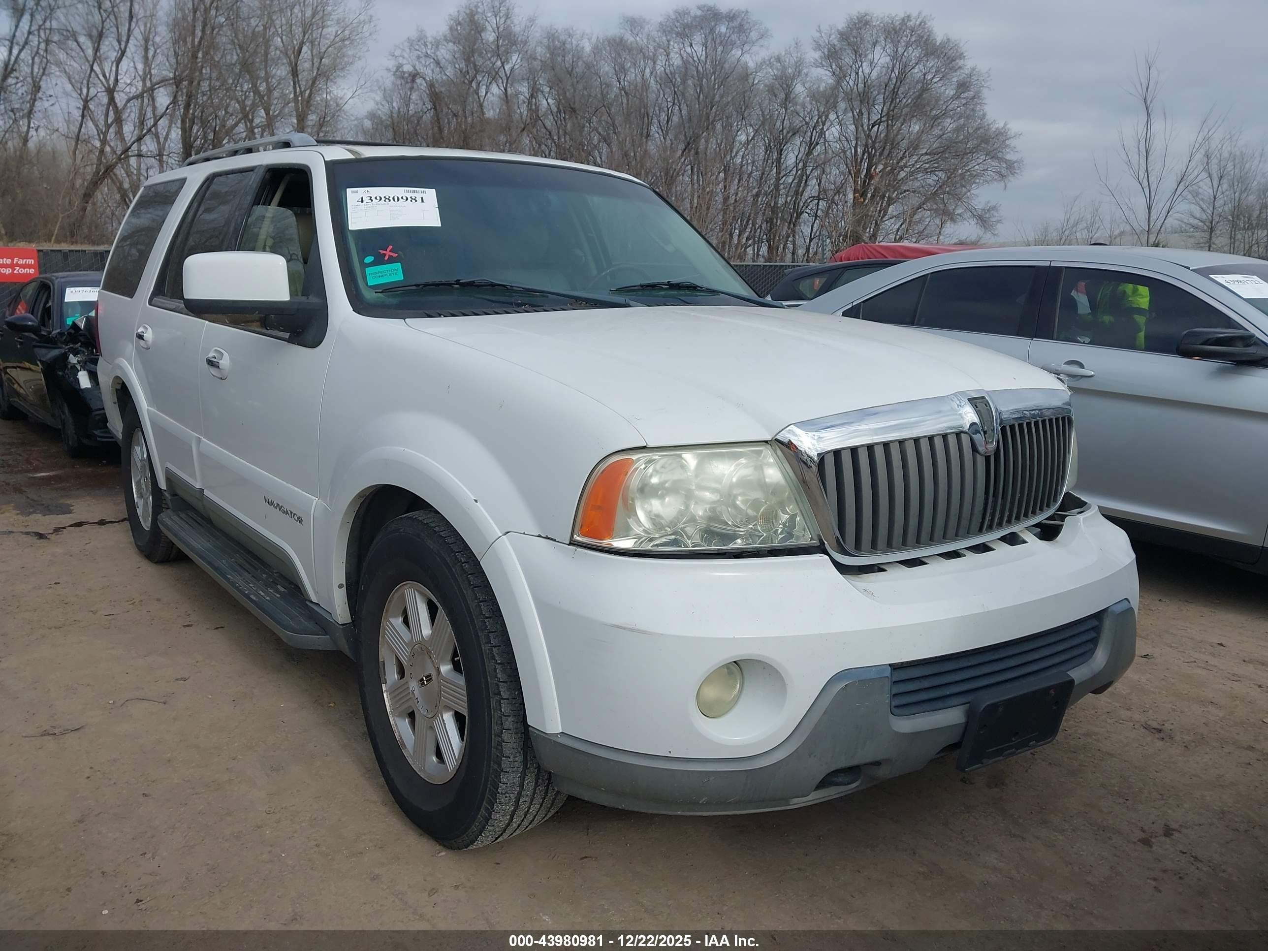 2003 Lincoln Navigator   Белый vin: 5LMFU28R23LJ10296