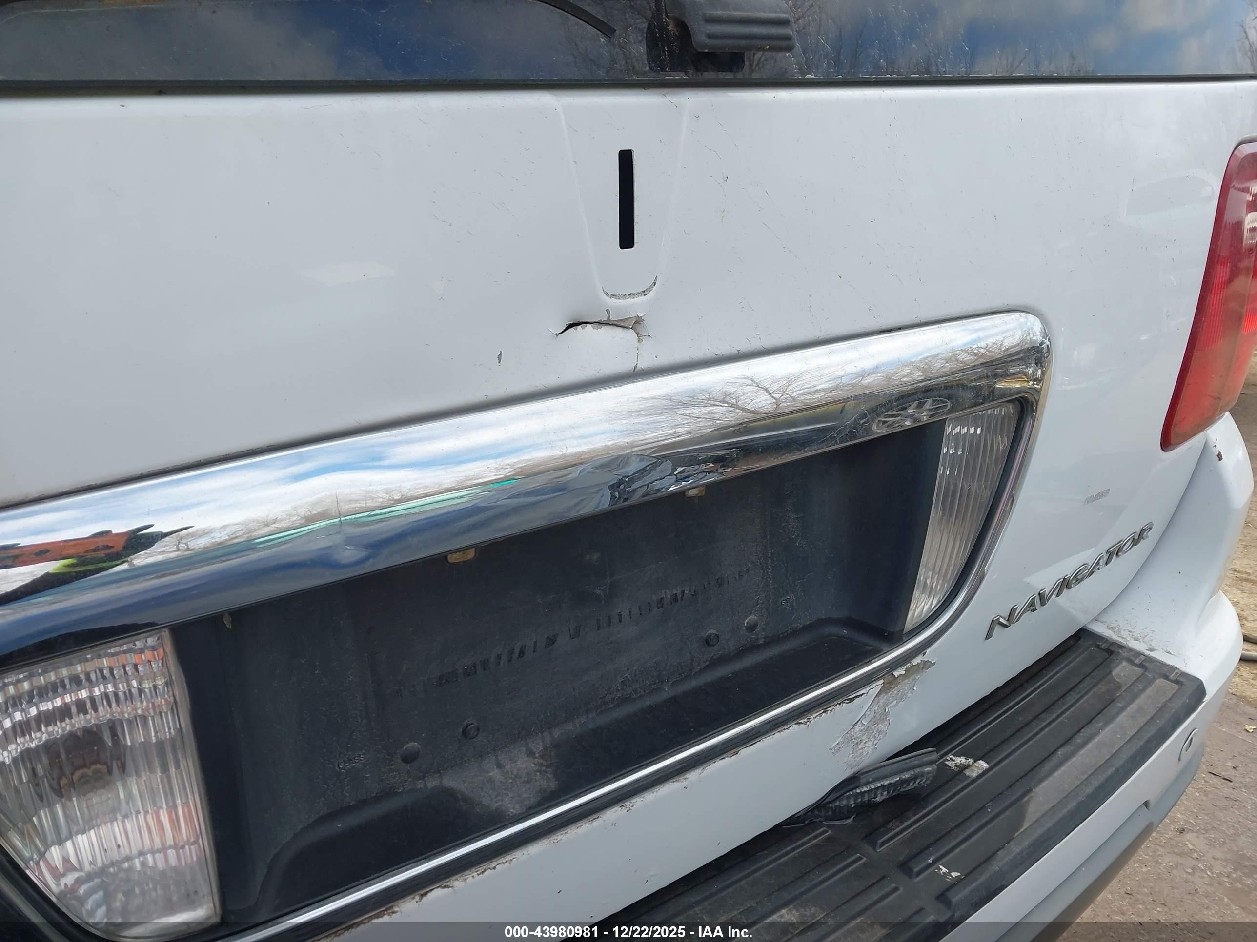 2003 Lincoln Navigator   Белый vin: 5LMFU28R23LJ10296