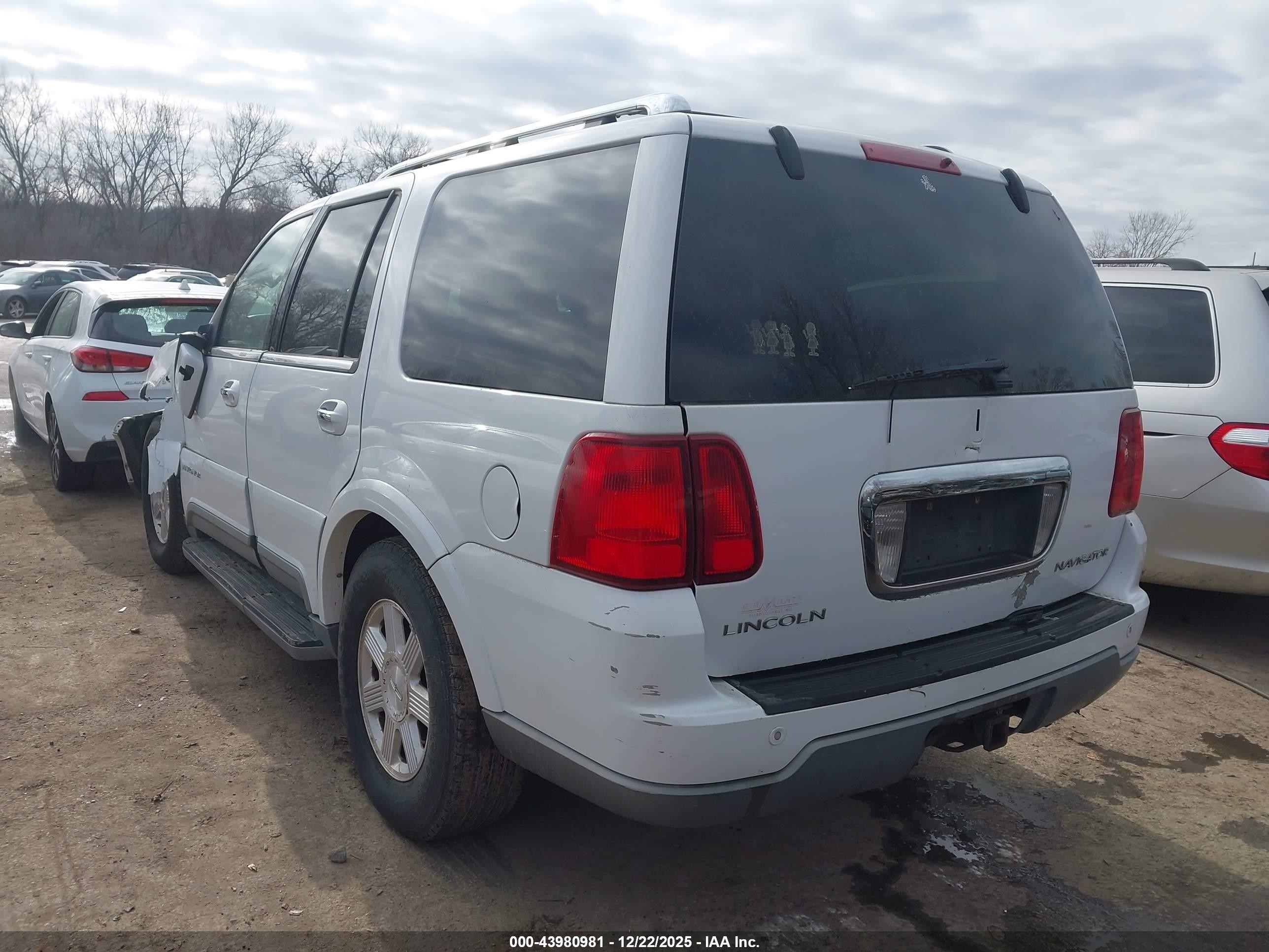 2003 Lincoln Navigator   Белый vin: 5LMFU28R23LJ10296