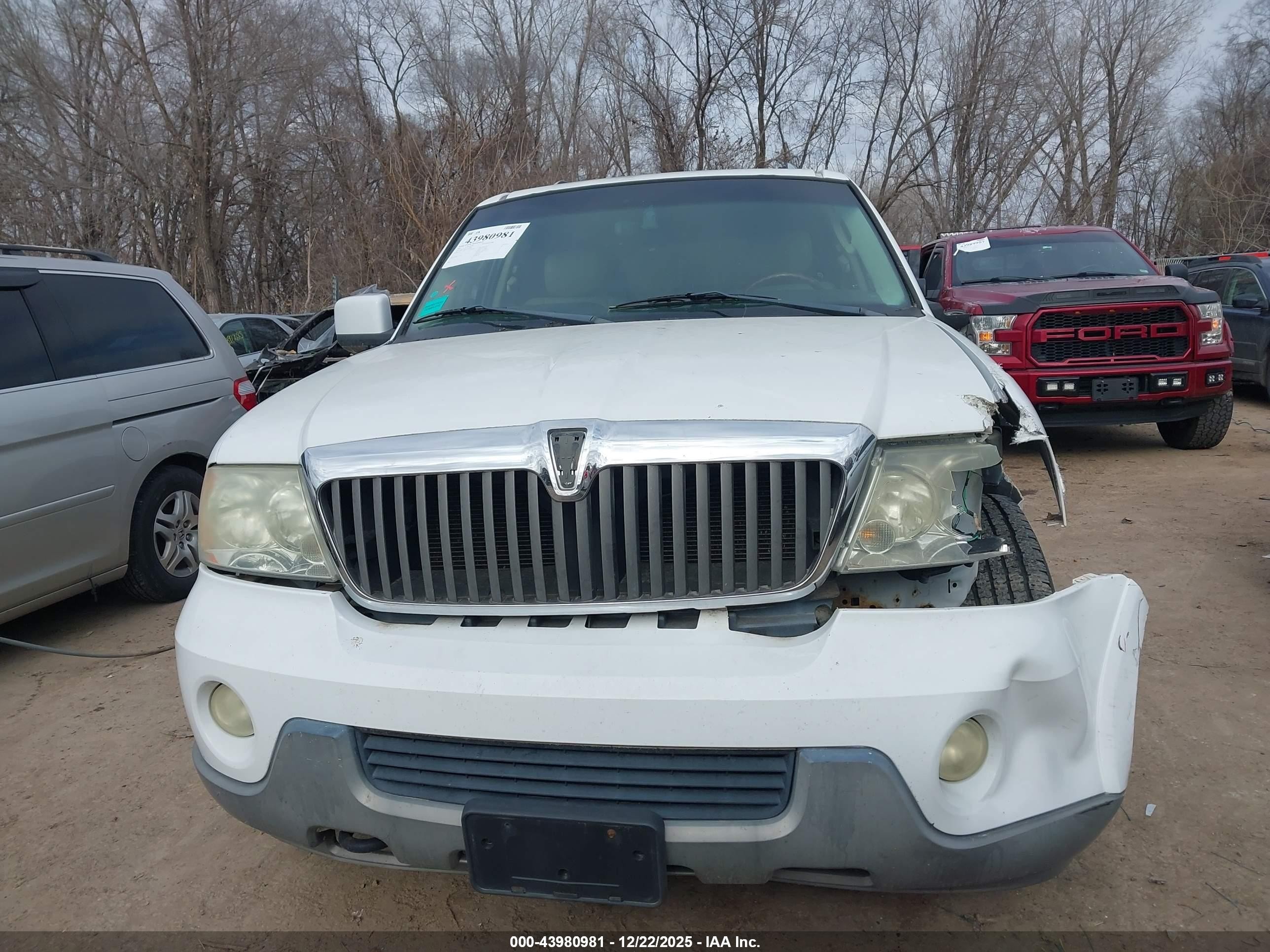 2003 Lincoln Navigator   Белый vin: 5LMFU28R23LJ10296