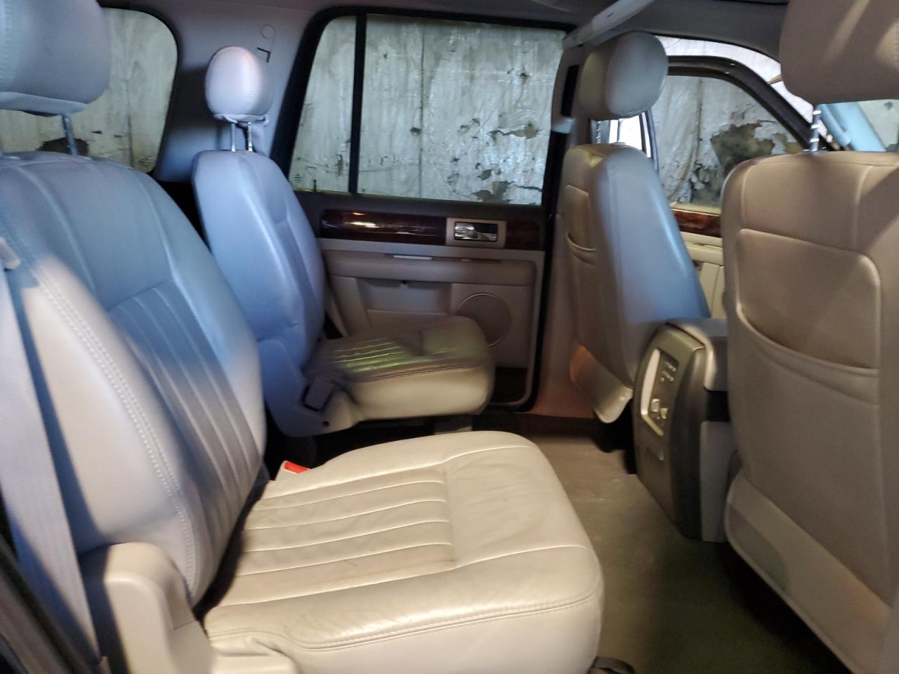 2004 Lincoln Navigator Black vin: 5LMFU28R34LJ22779
