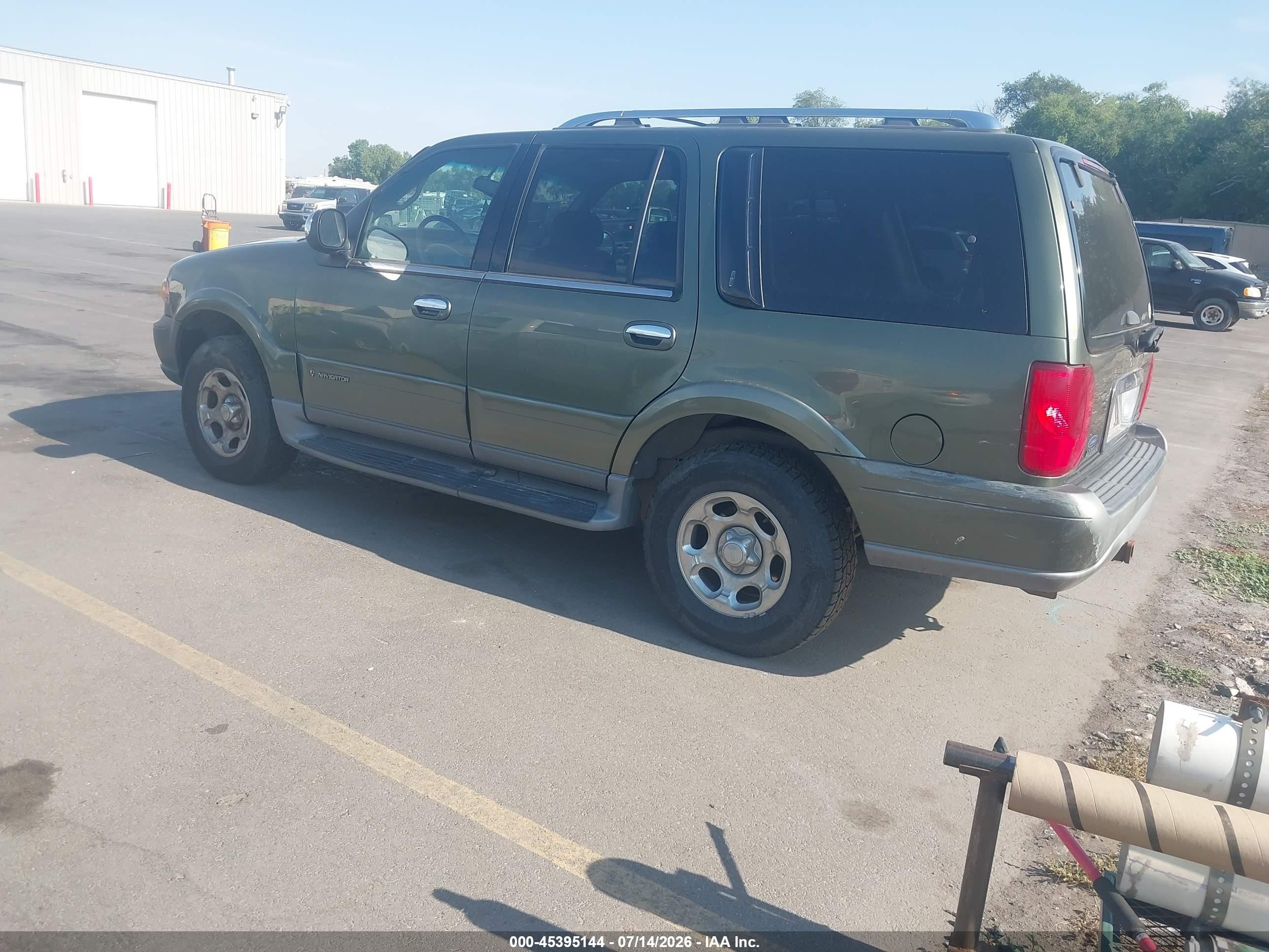 2001 Lincoln Navigator   Green vin: 5LMFU28R41LJ30451