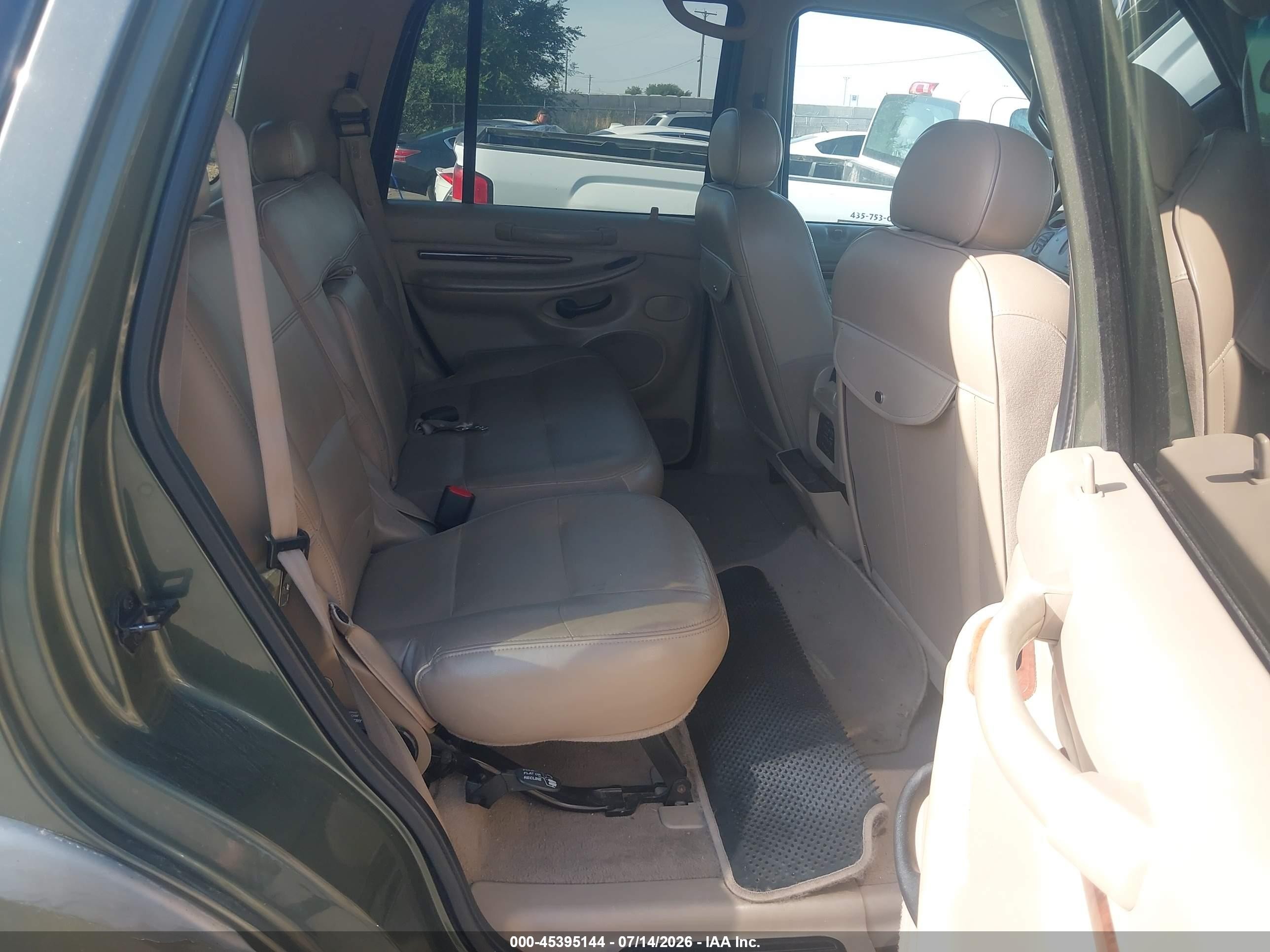 2001 Lincoln Navigator   Green vin: 5LMFU28R41LJ30451
