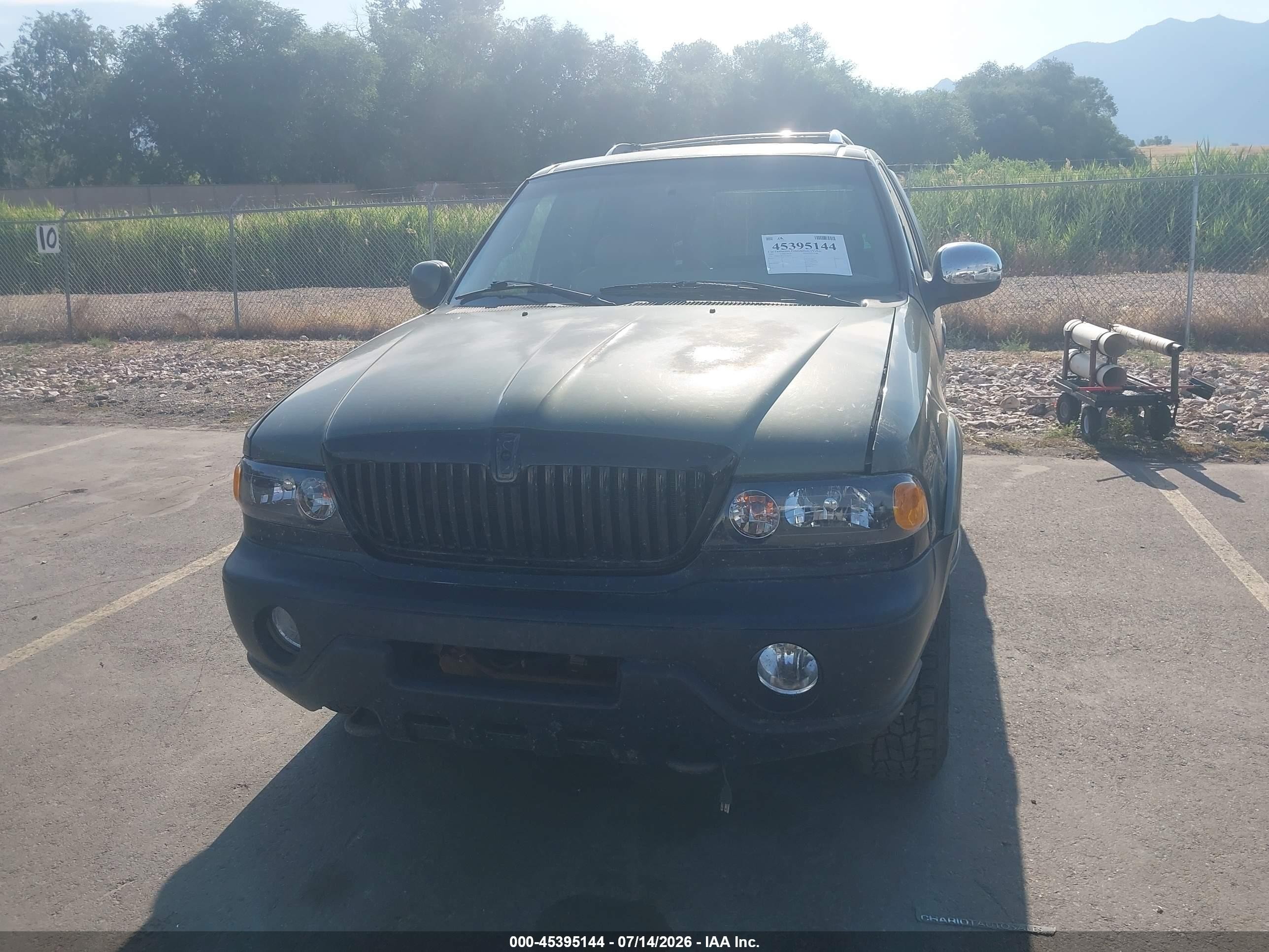 2001 Lincoln Navigator   Green vin: 5LMFU28R41LJ30451