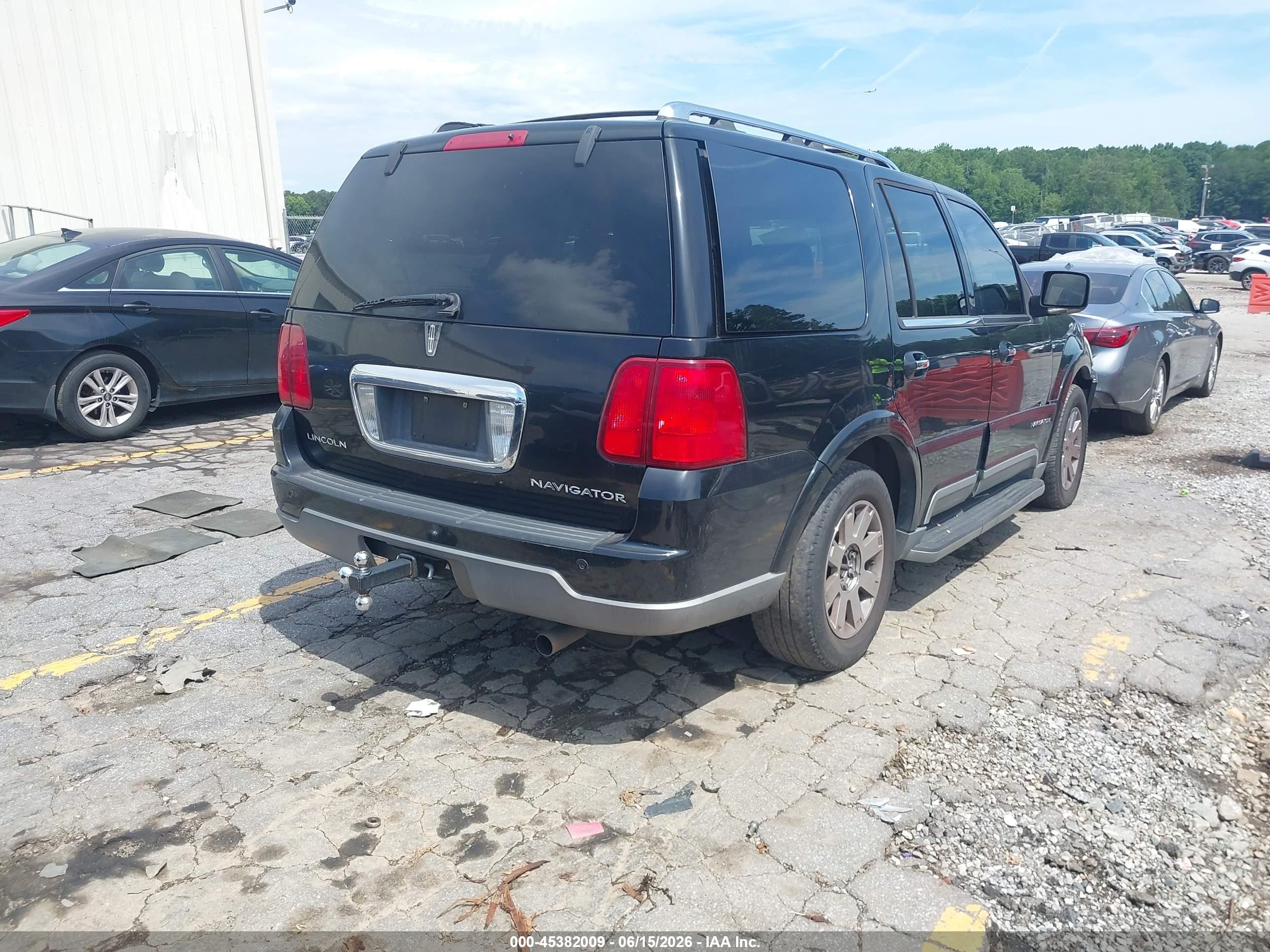2004 Lincoln Navigator   Black vin: 5LMFU28R44LJ25948