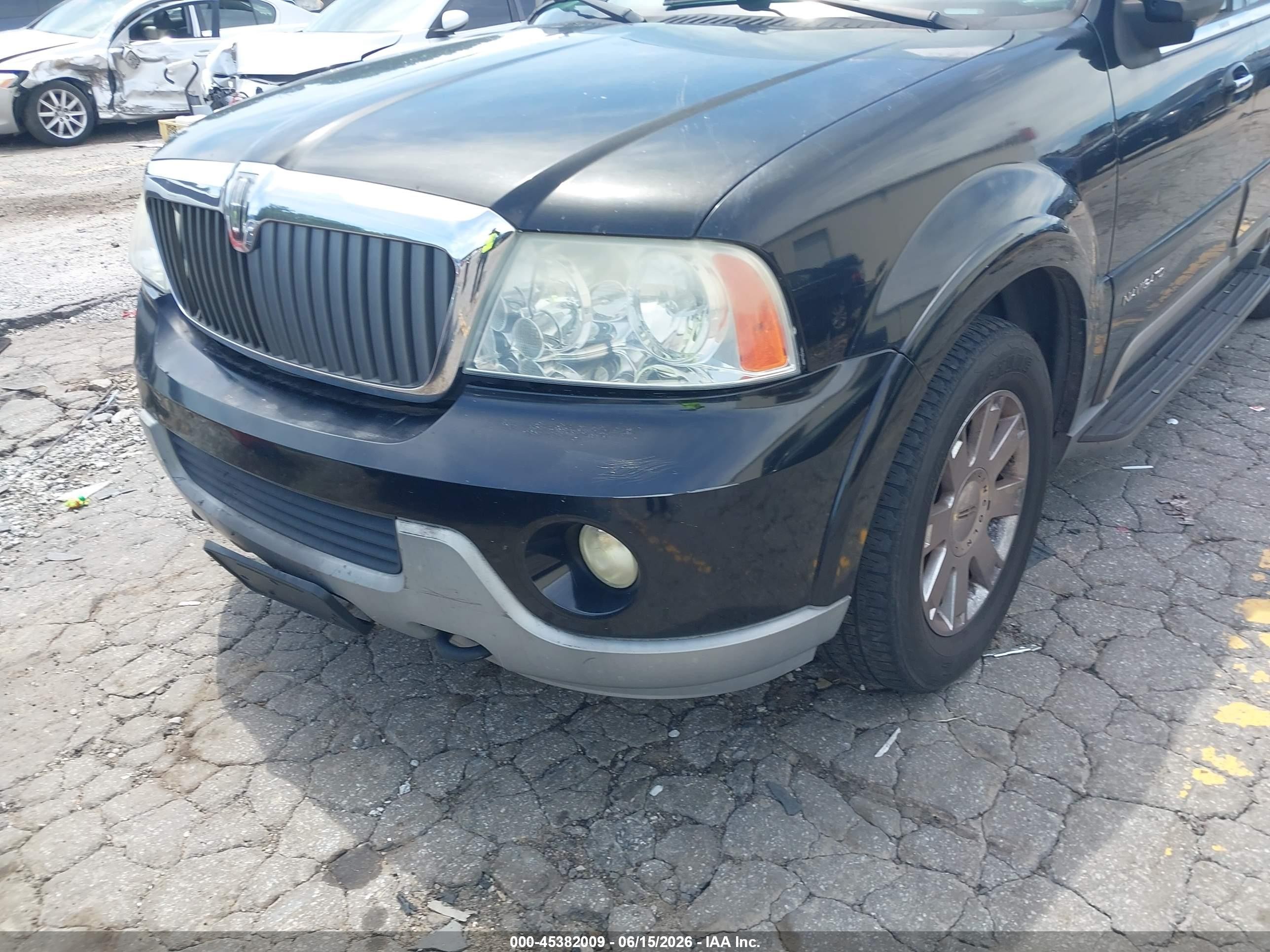 2004 Lincoln Navigator   Black vin: 5LMFU28R44LJ25948
