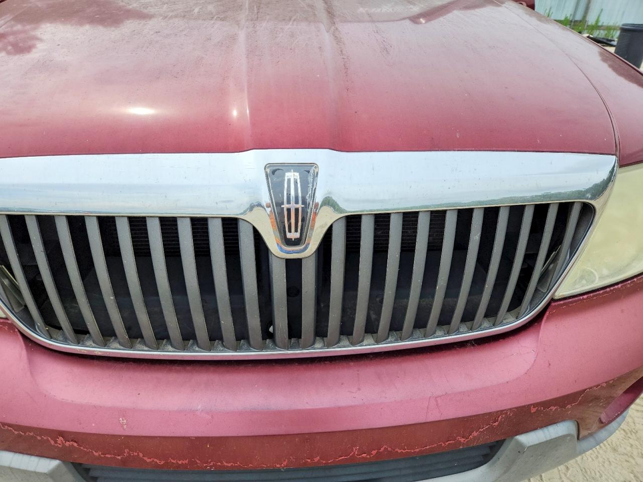 2004 Lincoln Navigator Burgundy vin: 5LMFU28R54LJ20760