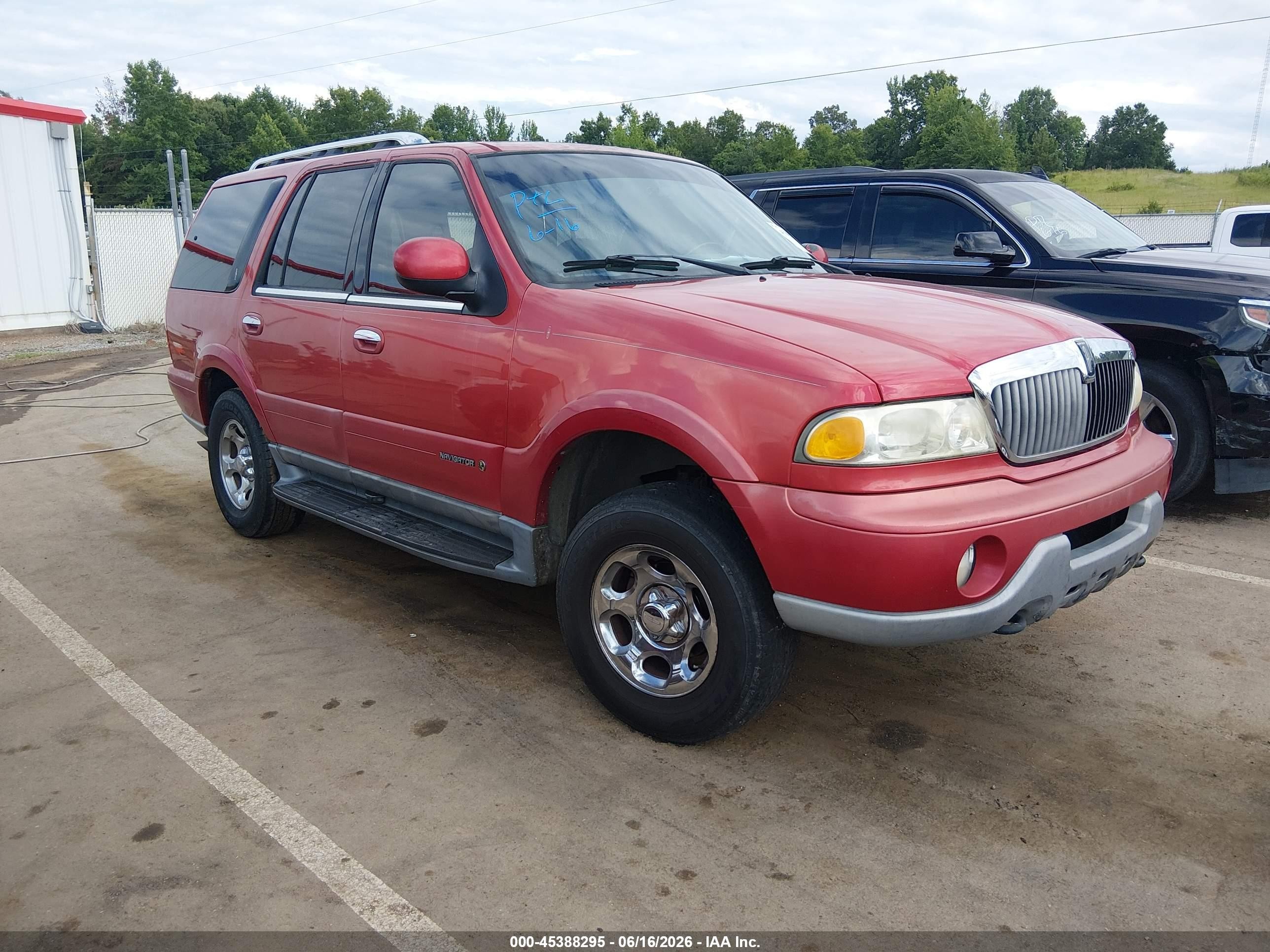 2002 Lincoln Navigator   Red vin: 5LMFU28R62LJ11224