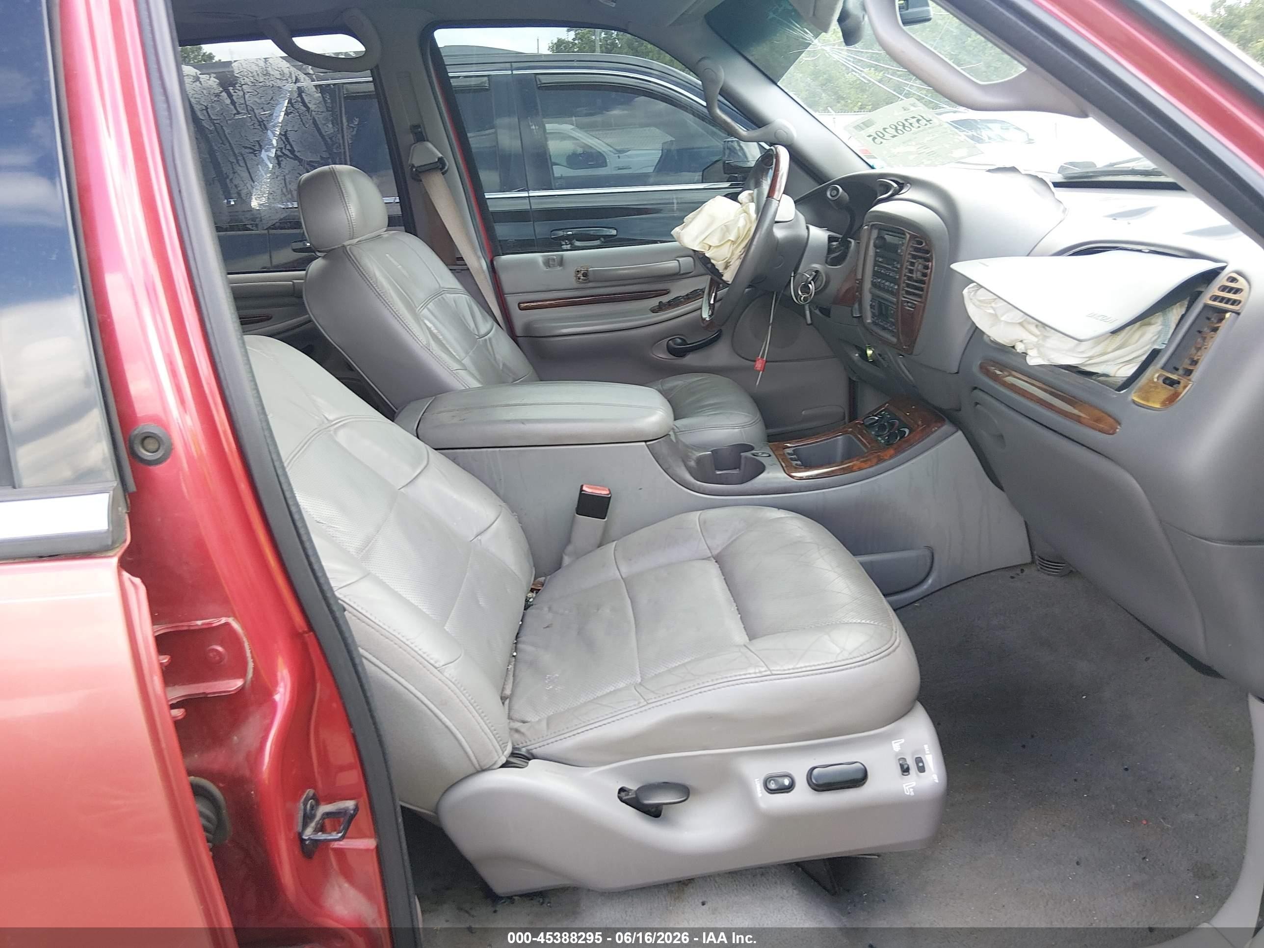 2002 Lincoln Navigator   Red vin: 5LMFU28R62LJ11224
