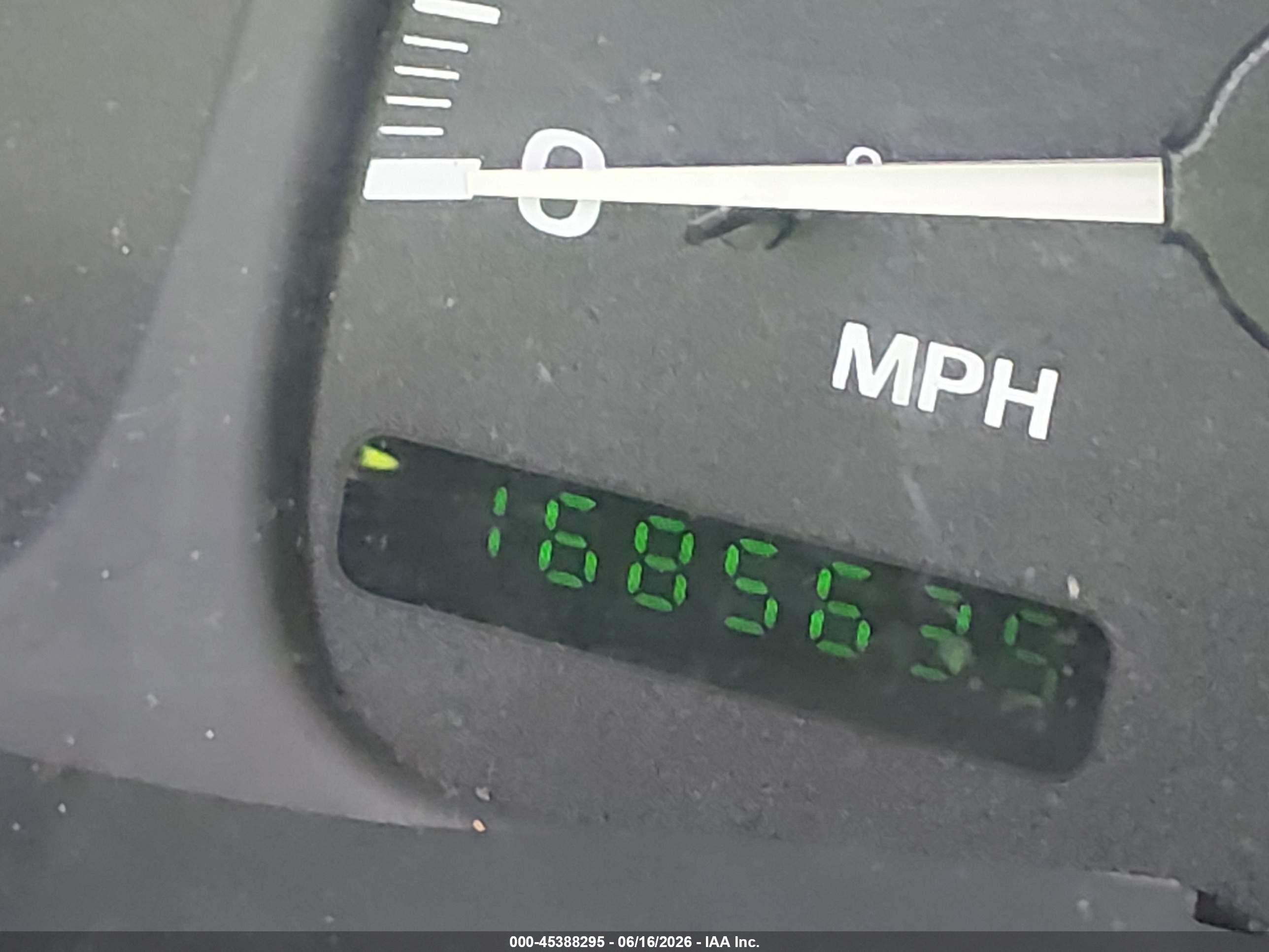 2002 Lincoln Navigator   Red vin: 5LMFU28R62LJ11224