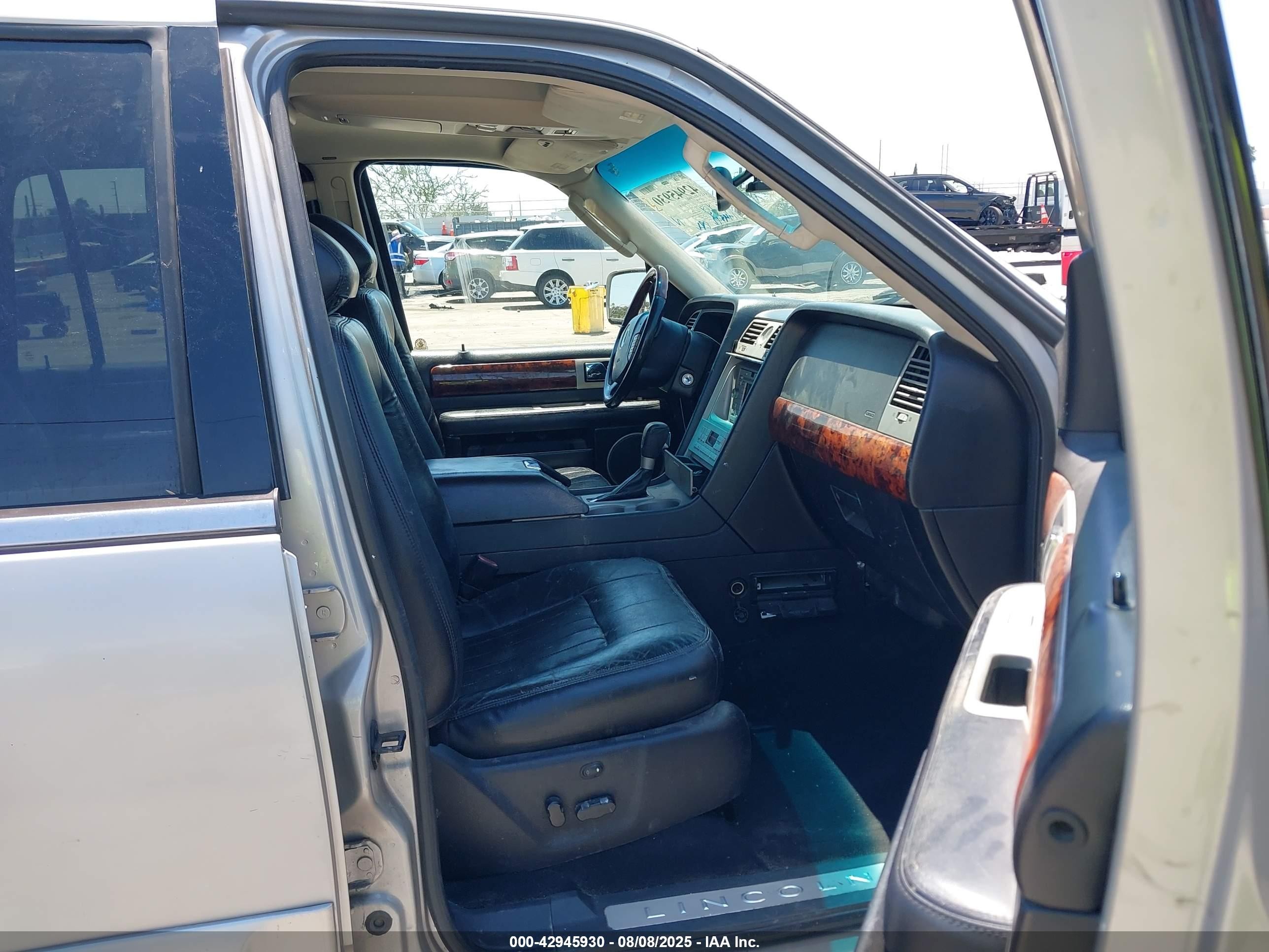 2003 Lincoln Navigator   Gray vin: 5LMFU28R63LJ15582