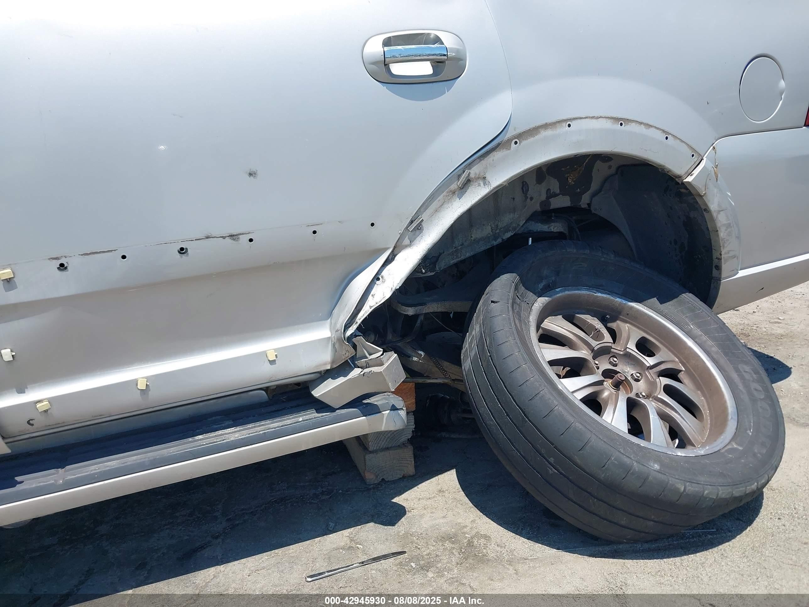 2003 Lincoln Navigator   Gray vin: 5LMFU28R63LJ15582