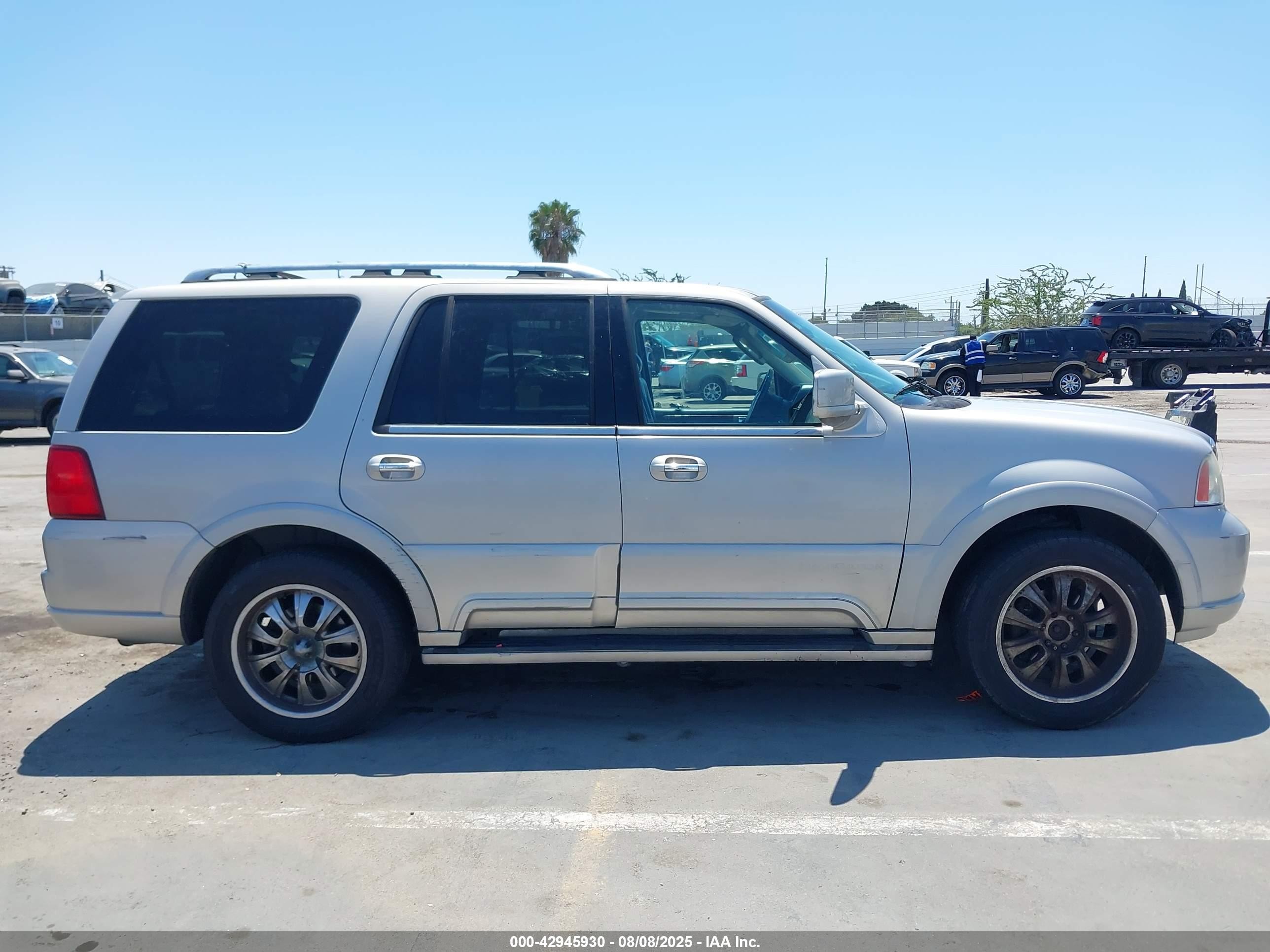 2003 Lincoln Navigator   Gray vin: 5LMFU28R63LJ15582