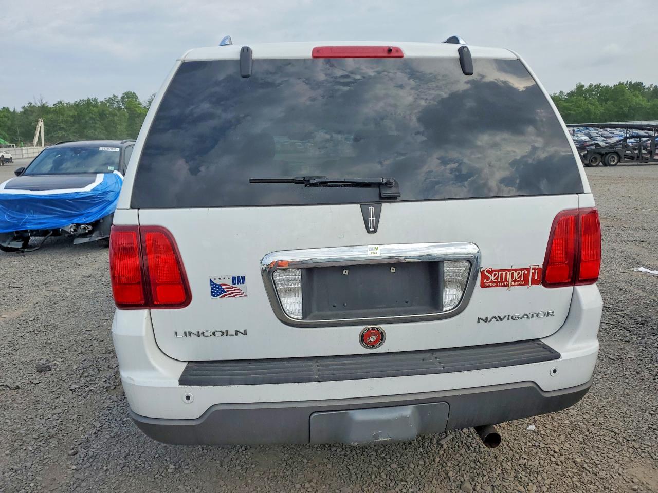 2003 Lincoln Navigator White vin: 5LMFU28R63LJ46458