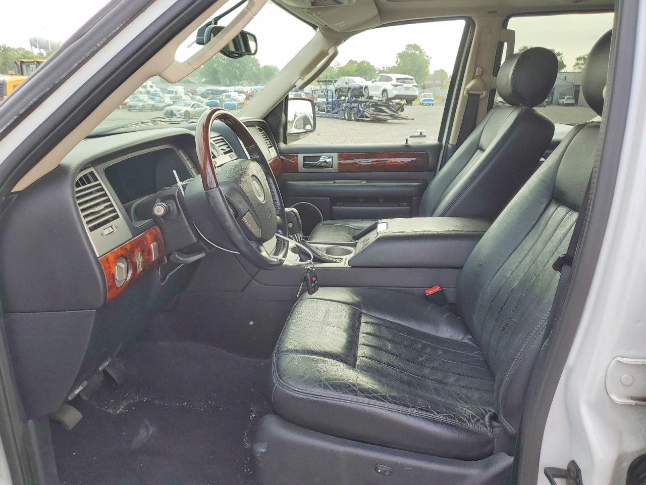 2003 Lincoln Navigator White vin: 5LMFU28R63LJ46458