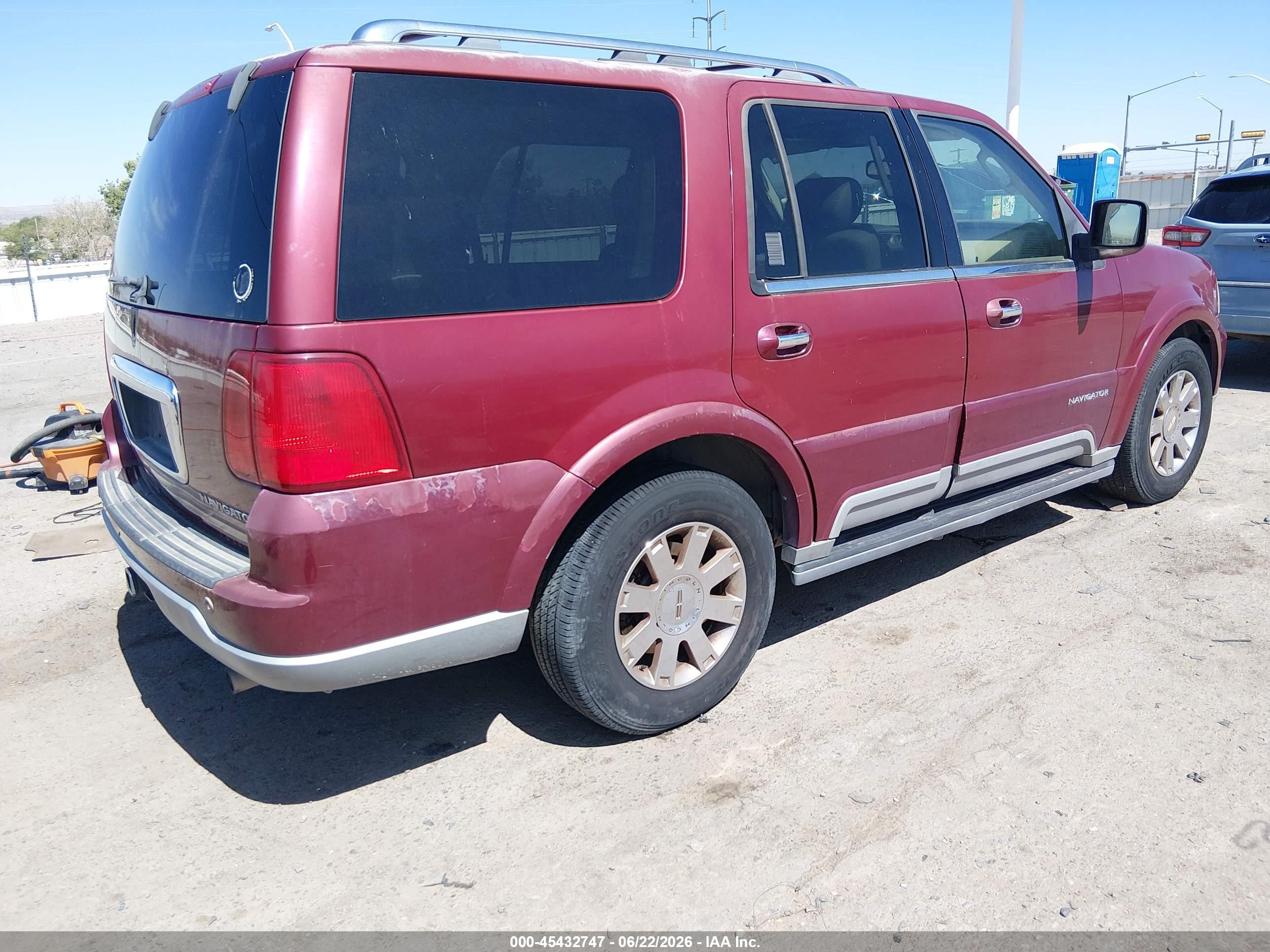 2004 Lincoln Navigator   Maroon vin: 5LMFU28R64LJ33209