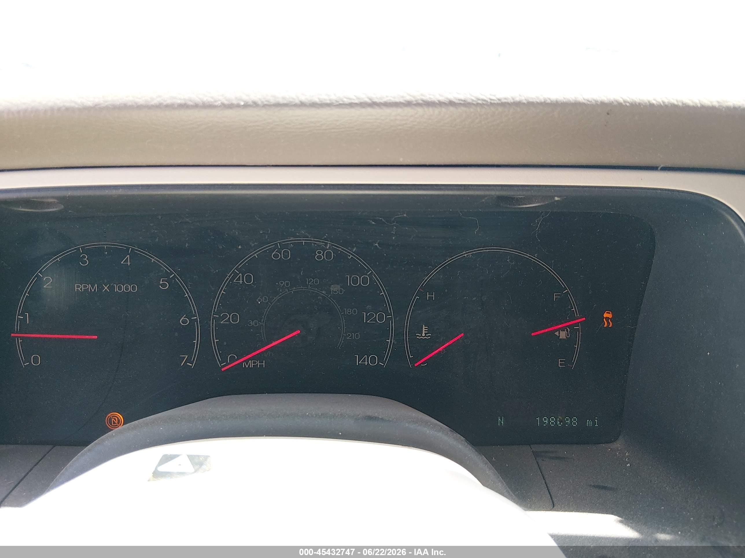 2004 Lincoln Navigator   Maroon vin: 5LMFU28R64LJ33209
