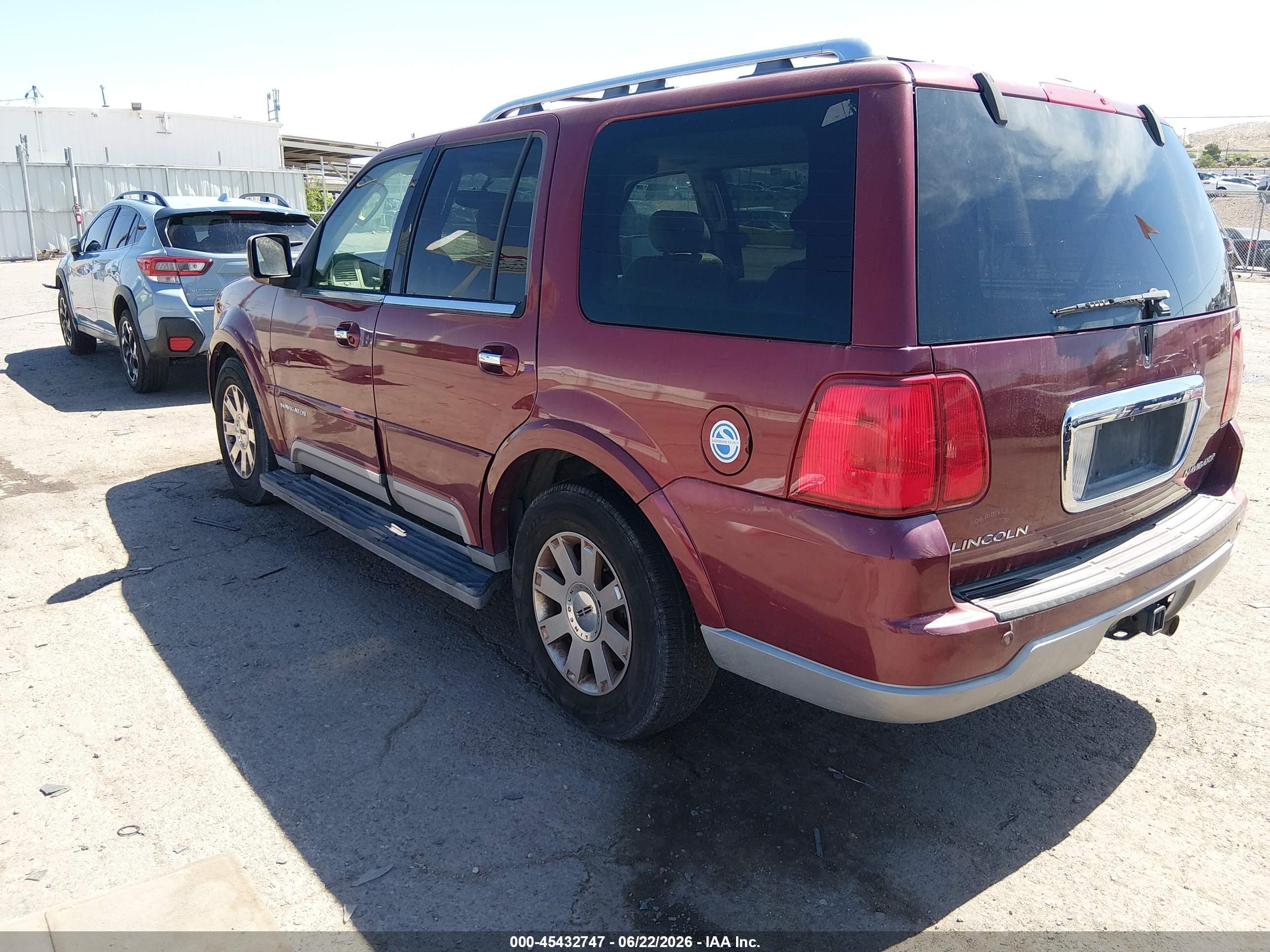 2004 Lincoln Navigator   Maroon vin: 5LMFU28R64LJ33209