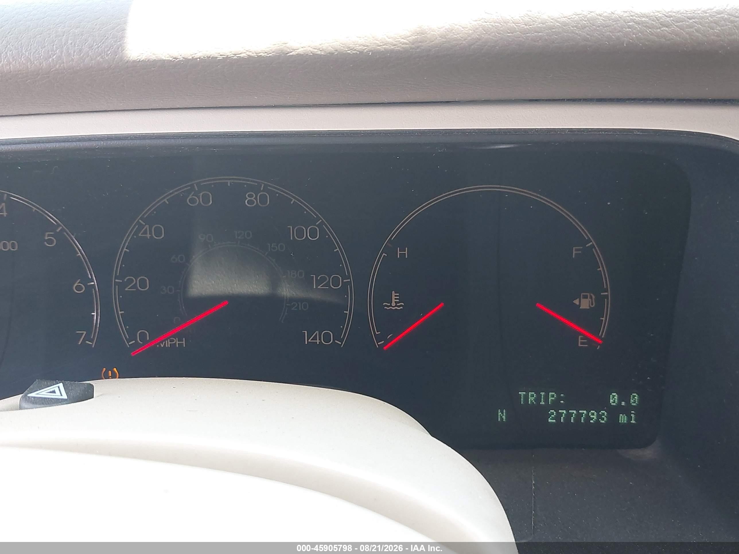 2004 Lincoln Navigator   Silver vin: 5LMFU28R64LJ38801