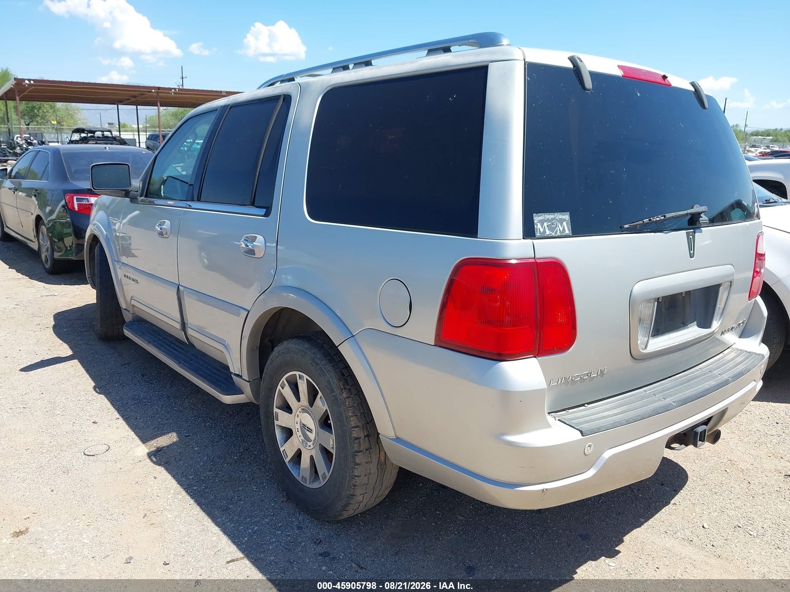 2004 Lincoln Navigator   Silver vin: 5LMFU28R64LJ38801
