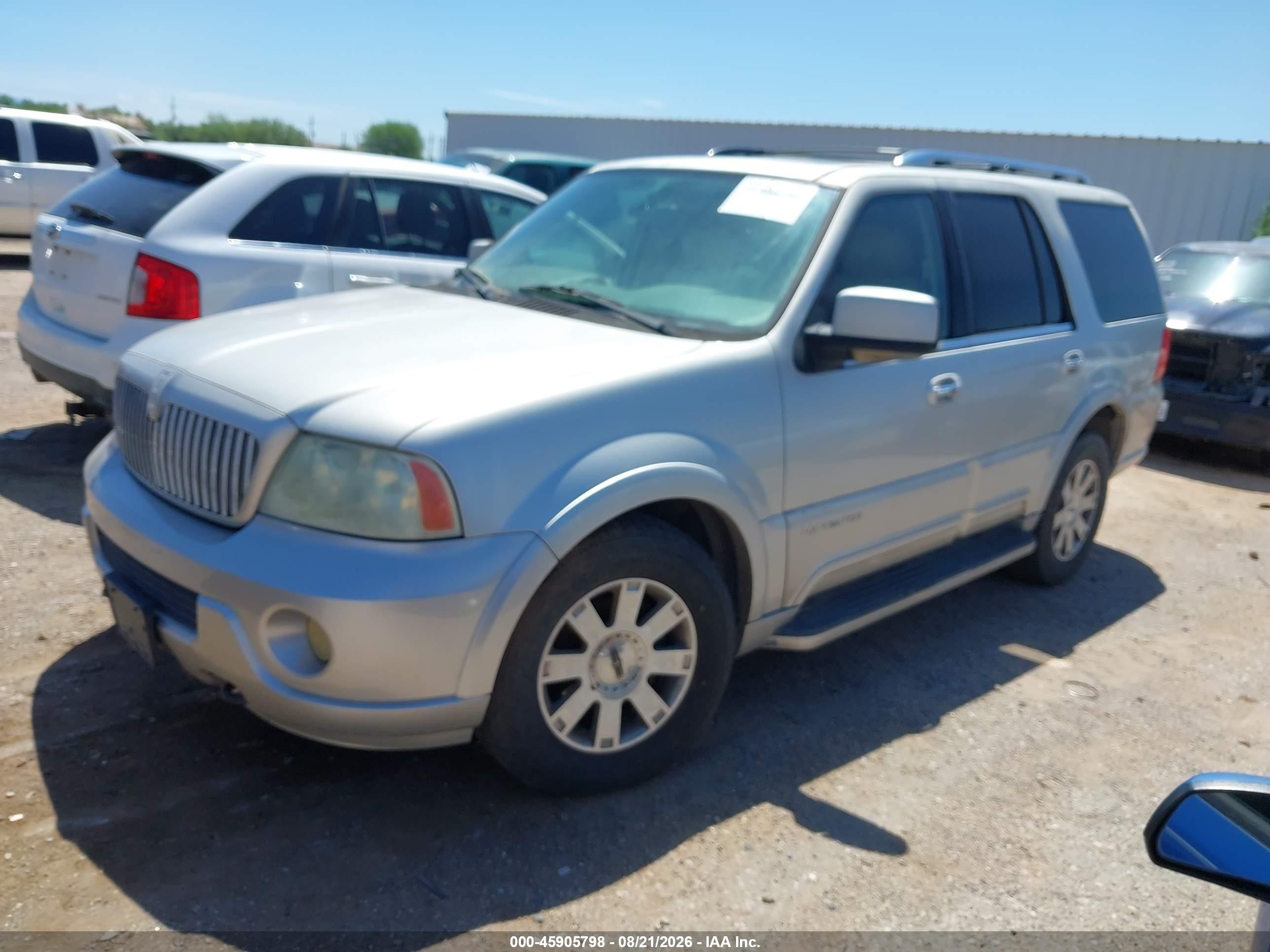 2004 Lincoln Navigator   Silver vin: 5LMFU28R64LJ38801