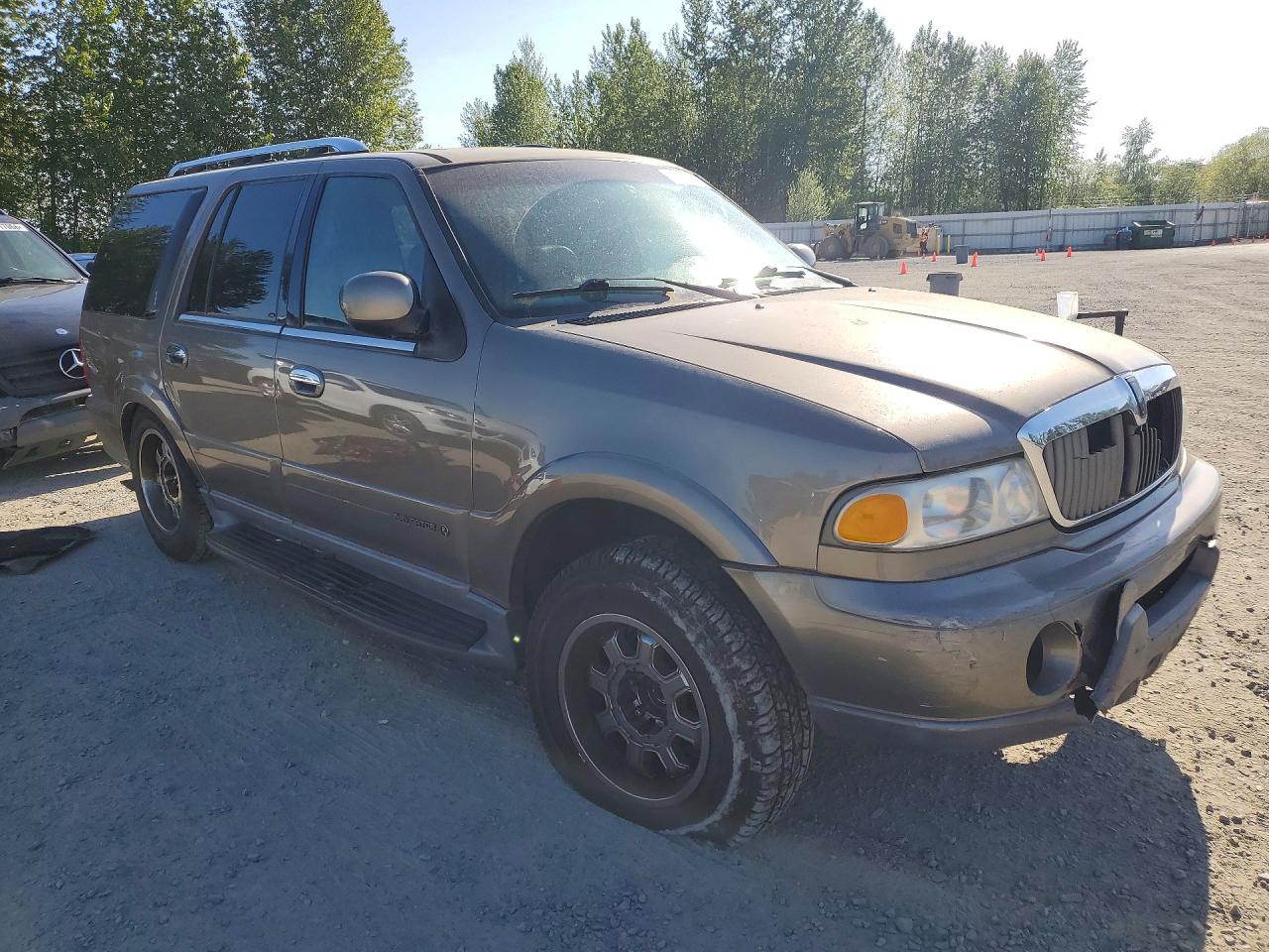 2001 Lincoln Navigator Brown vin: 5LMFU28R71LJ11070