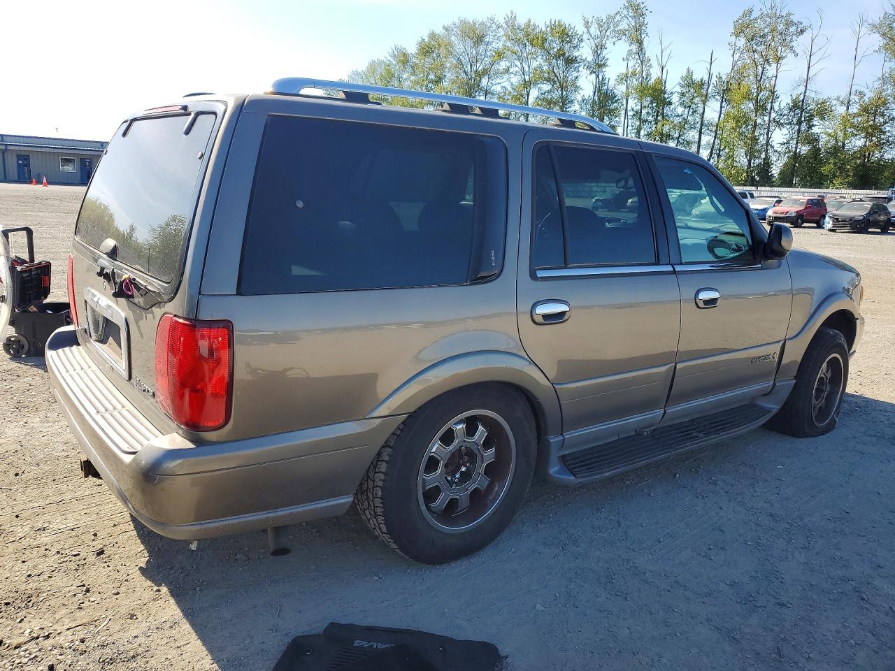 2001 Lincoln Navigator Brown vin: 5LMFU28R71LJ11070