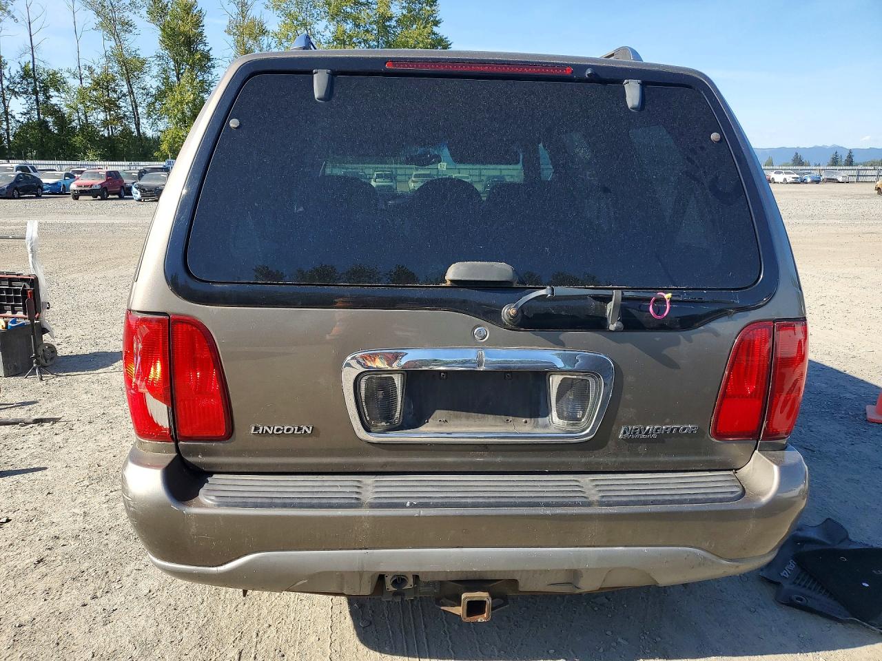 2001 Lincoln Navigator Brown vin: 5LMFU28R71LJ11070