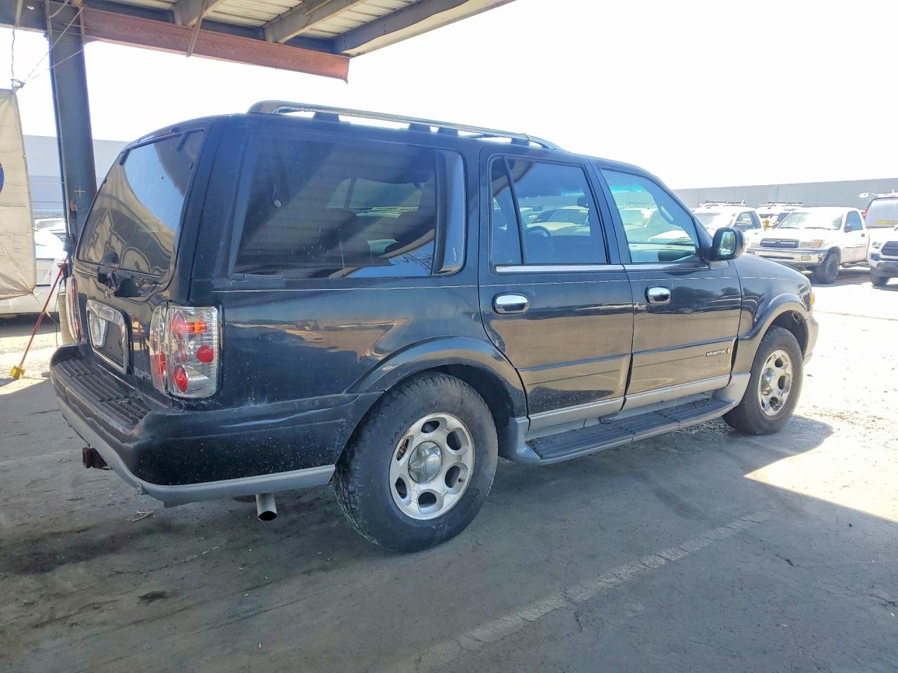 2002 Lincoln Navigator Черный vin: 5LMFU28R71LJ22036