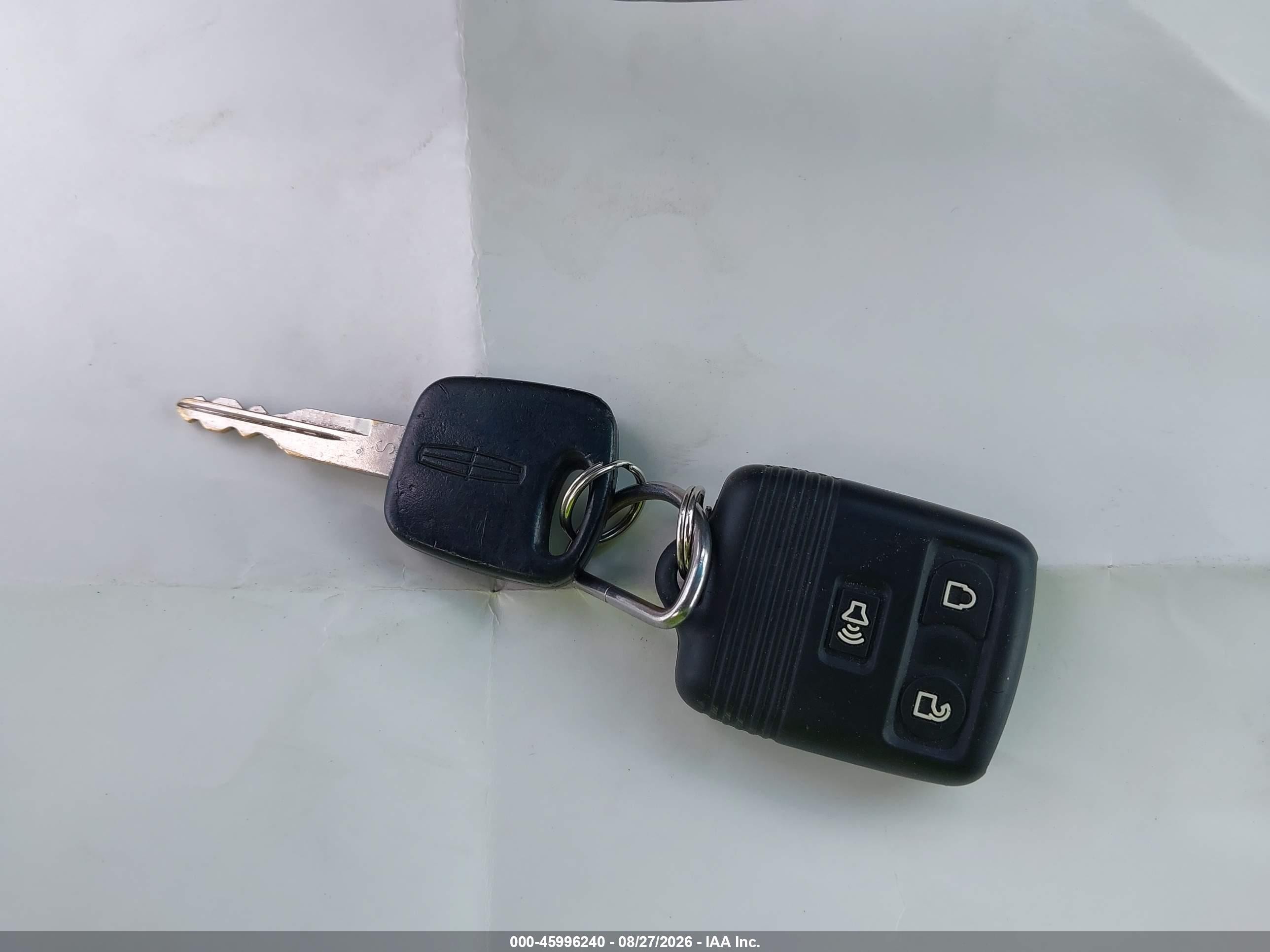 2002 Lincoln Navigator   Beige vin: 5LMFU28R82LJ13721