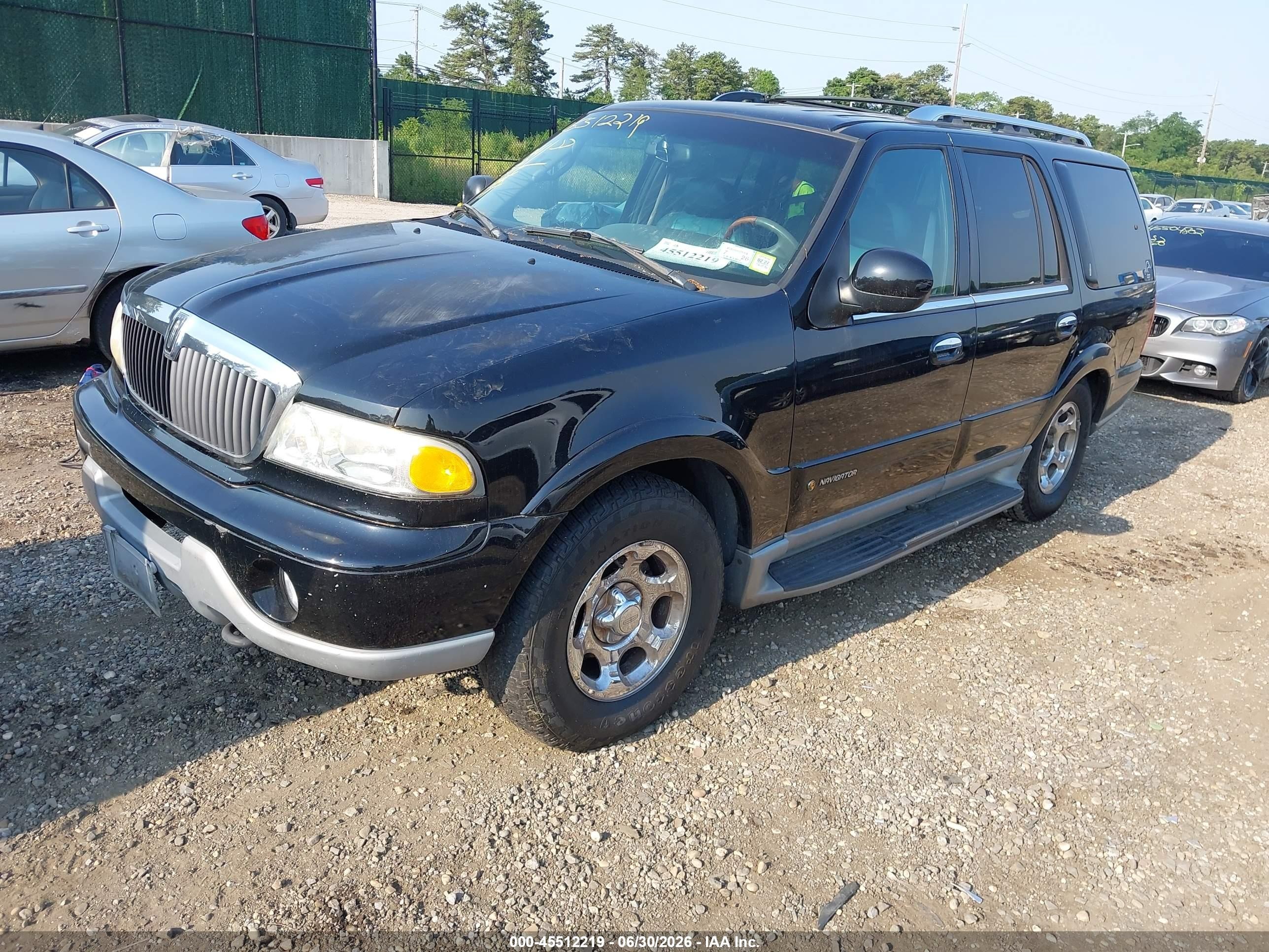2002 Lincoln Navigator   Black vin: 5LMFU28R82LJ18109