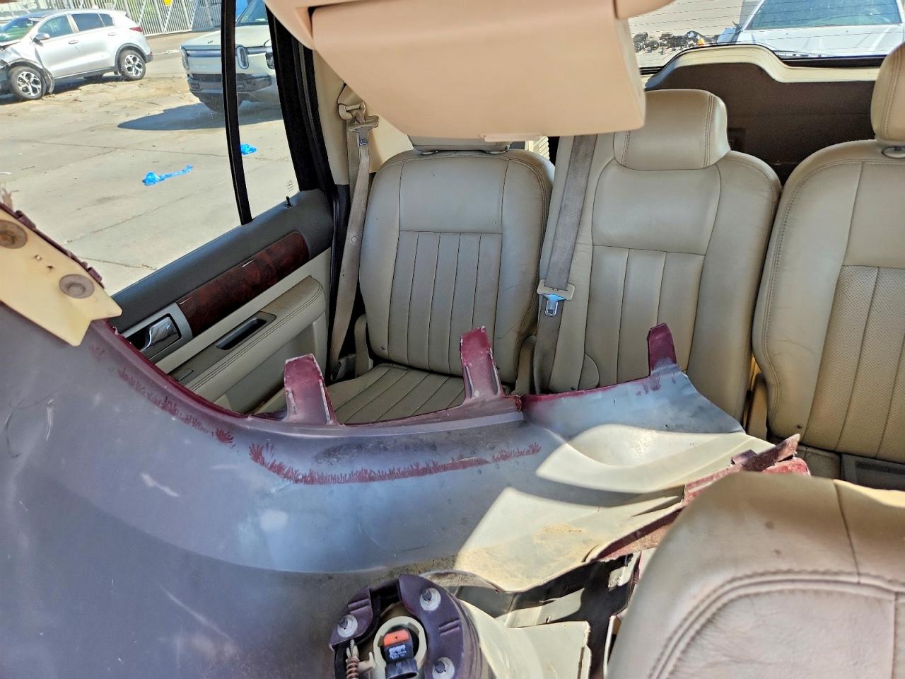 2004 Lincoln Navigator Burgundy vin: 5LMFU28R84LJ27654