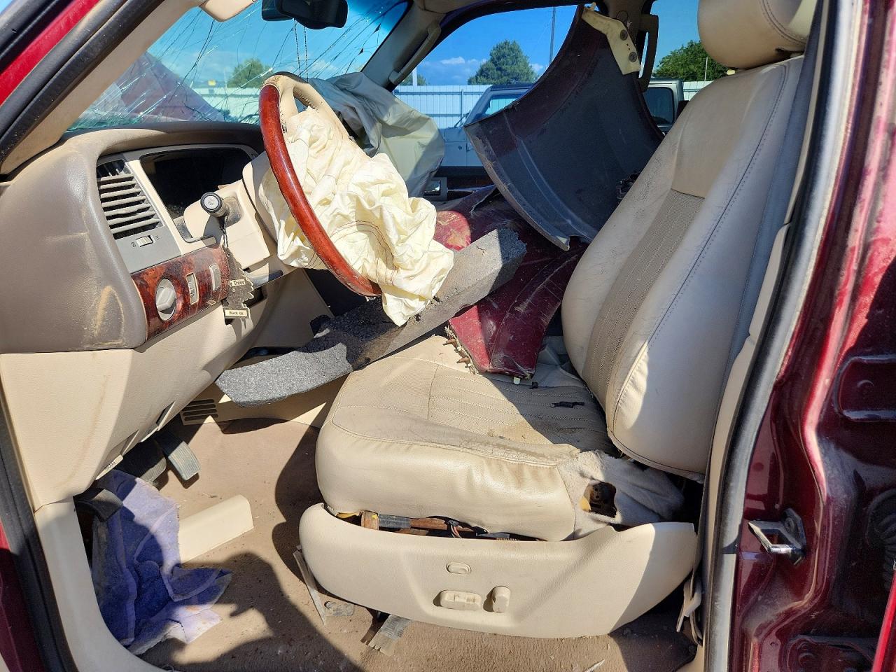 2004 Lincoln Navigator Burgundy vin: 5LMFU28R84LJ27654