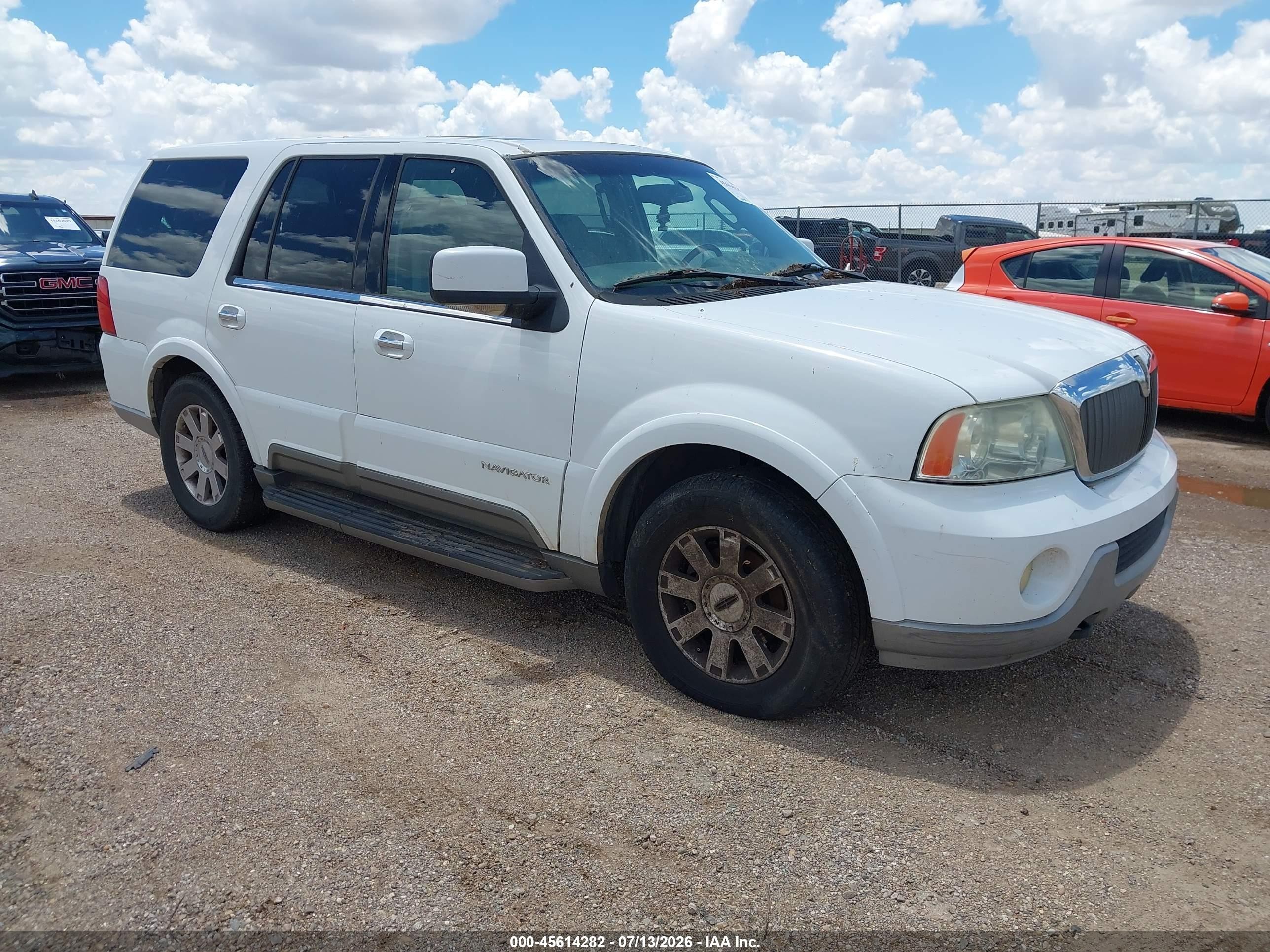 2004 Lincoln Navigator   Белый vin: 5LMFU28R84LJ32689