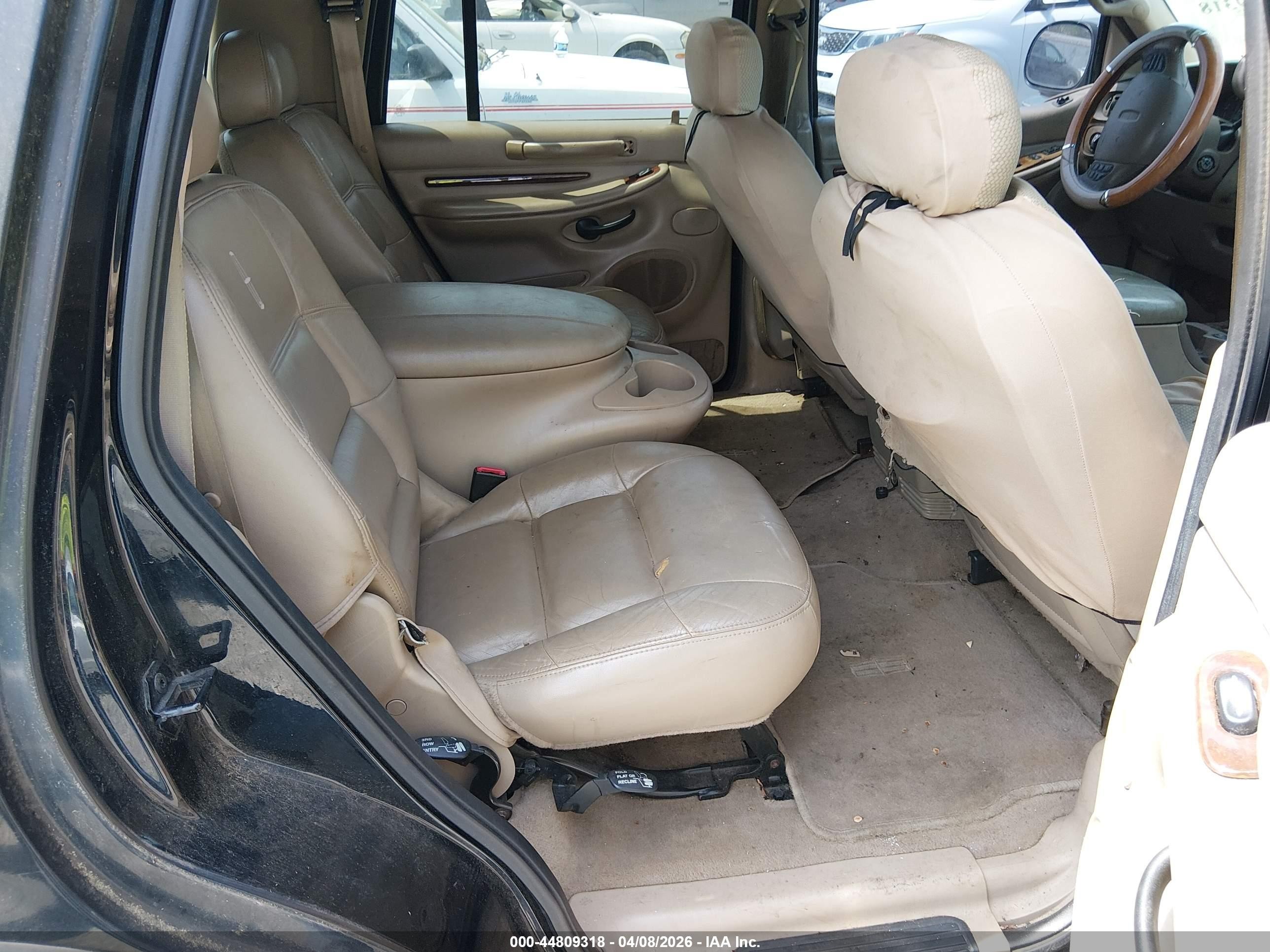 2001 Lincoln Navigator   Black vin: 5LMFU28R91LJ14049