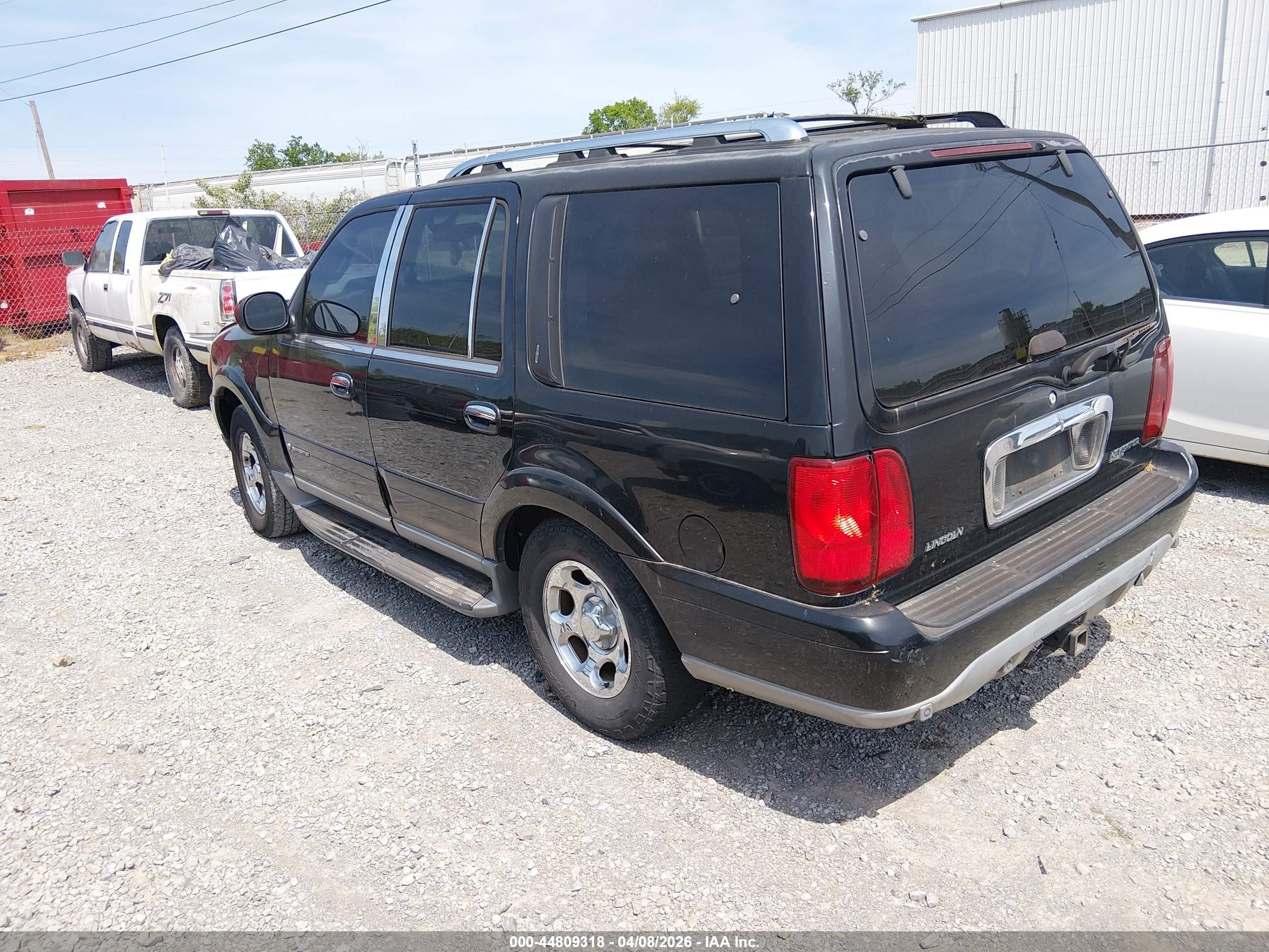 2001 Lincoln Navigator   Black vin: 5LMFU28R91LJ14049